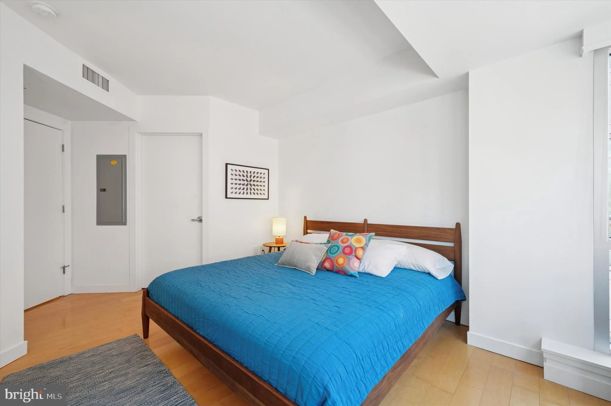 Philadelphia, Pennsylvania 19107, United States, 2 Bedrooms Bedrooms, ,2 BathroomsBathrooms,Residential,Active,95233