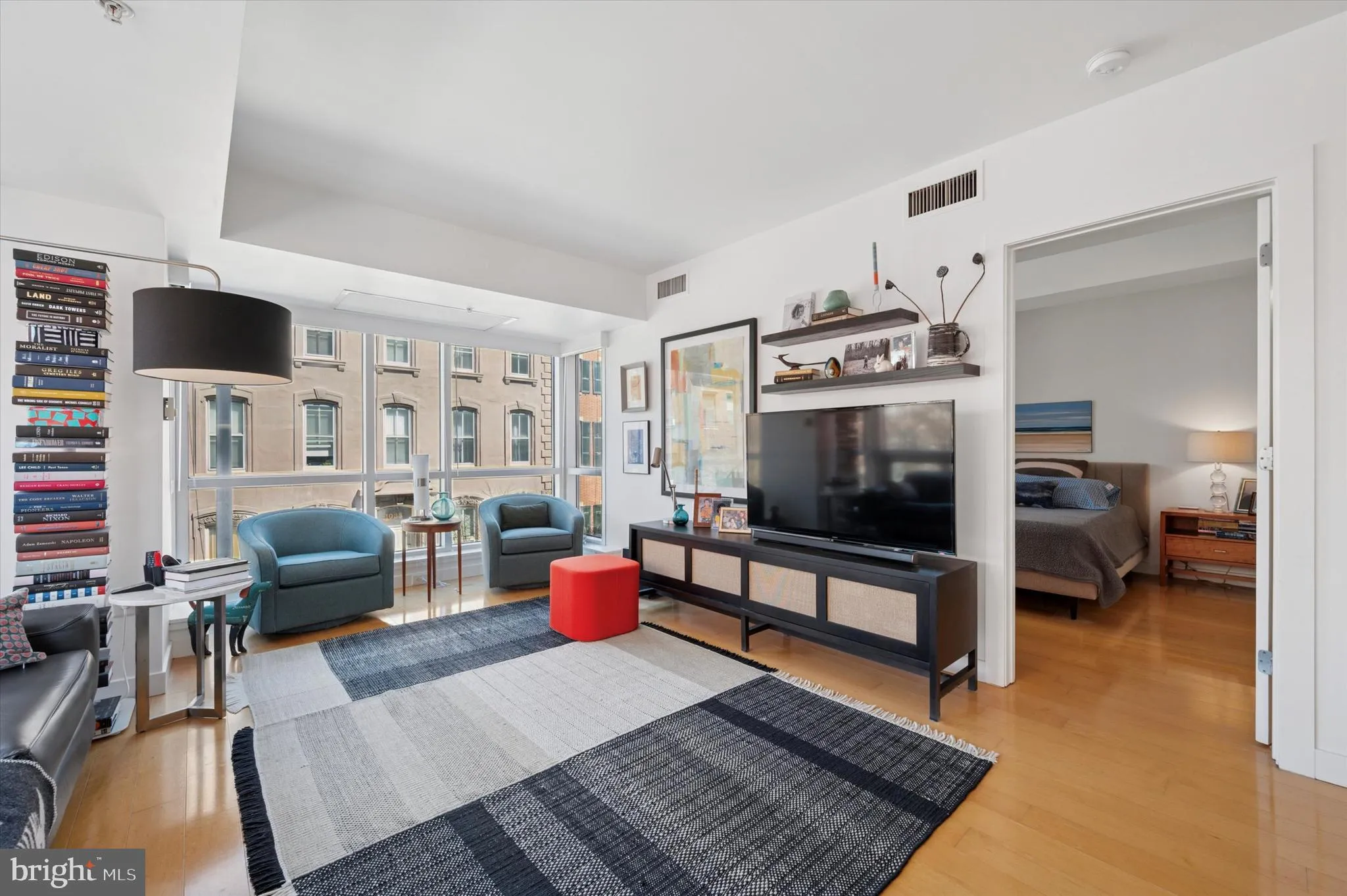 Philadelphia, Pennsylvania 19107, United States, 2 Bedrooms Bedrooms, ,2 BathroomsBathrooms,Residential,Active,95233