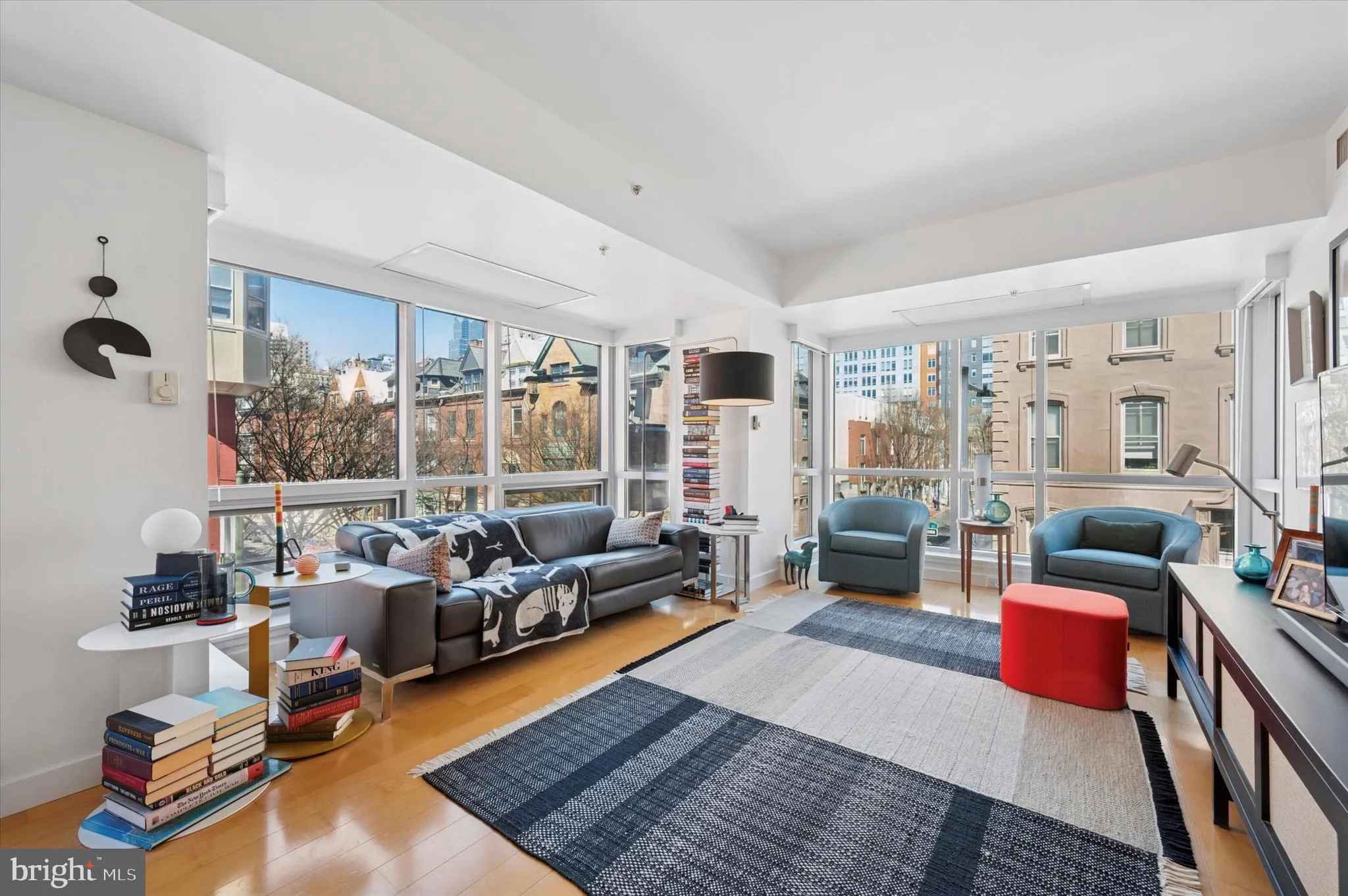 Philadelphia, Pennsylvania 19107, United States, 2 Bedrooms Bedrooms, ,2 BathroomsBathrooms,Residential,Active,95233