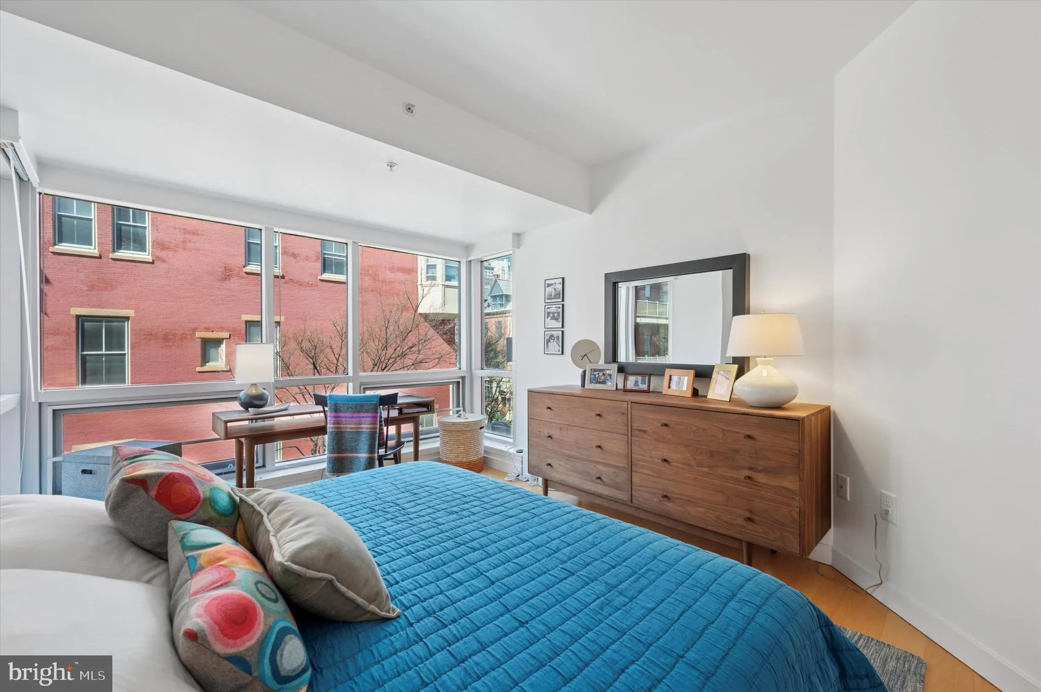 Philadelphia, Pennsylvania 19107, United States, 2 Bedrooms Bedrooms, ,2 BathroomsBathrooms,Residential,Active,95233