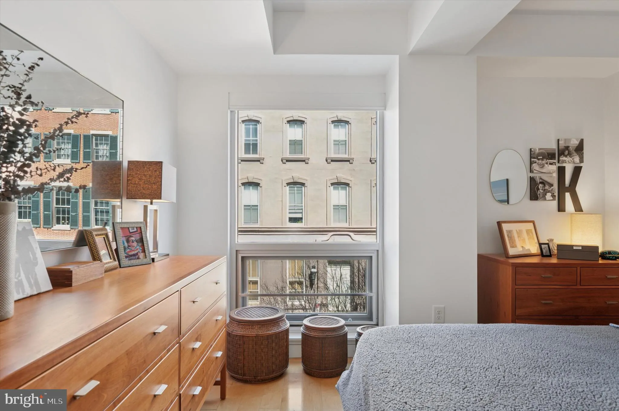 Philadelphia, Pennsylvania 19107, United States, 2 Bedrooms Bedrooms, ,2 BathroomsBathrooms,Residential,Active,95233