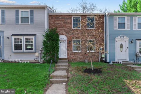 Townhouse For Sale - 9918 Canvasback Way<br/> DAMASCUS, MD 20872
