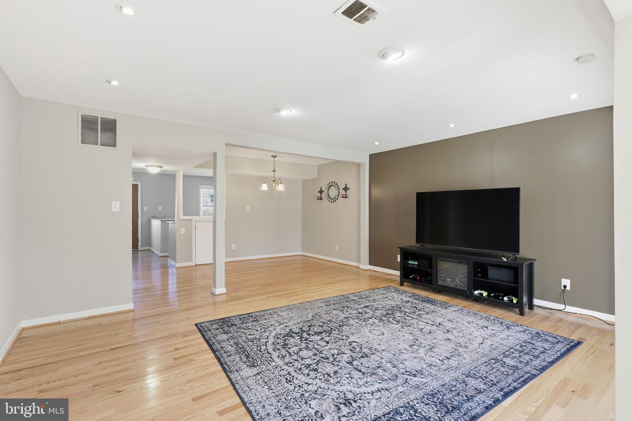 GEORGETOWN  VILLAGE - Residential