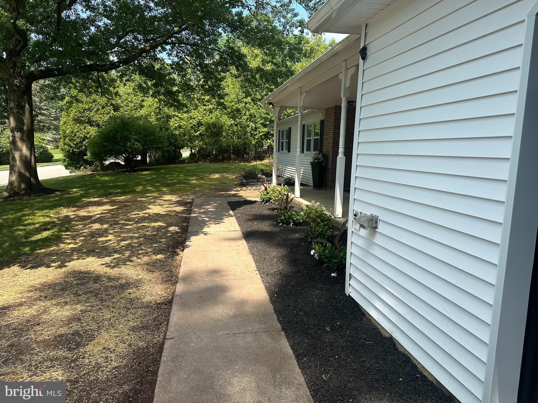 1332 CINNAMON DRIVE