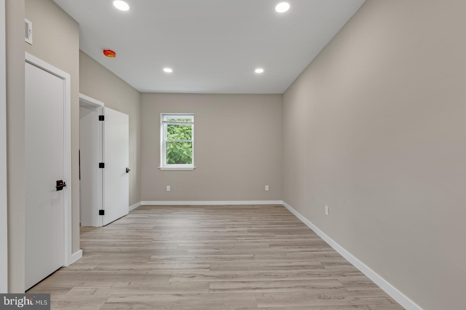 KENSINGTON - Residential Lease