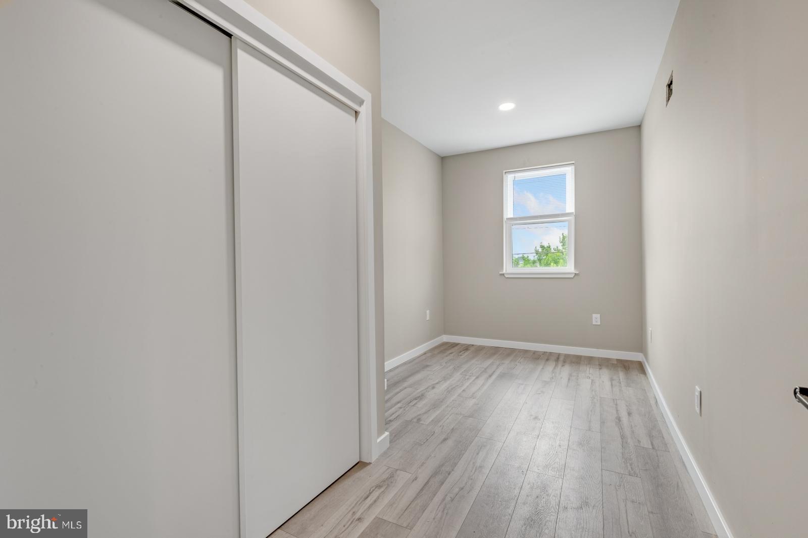 KENSINGTON - Residential Lease