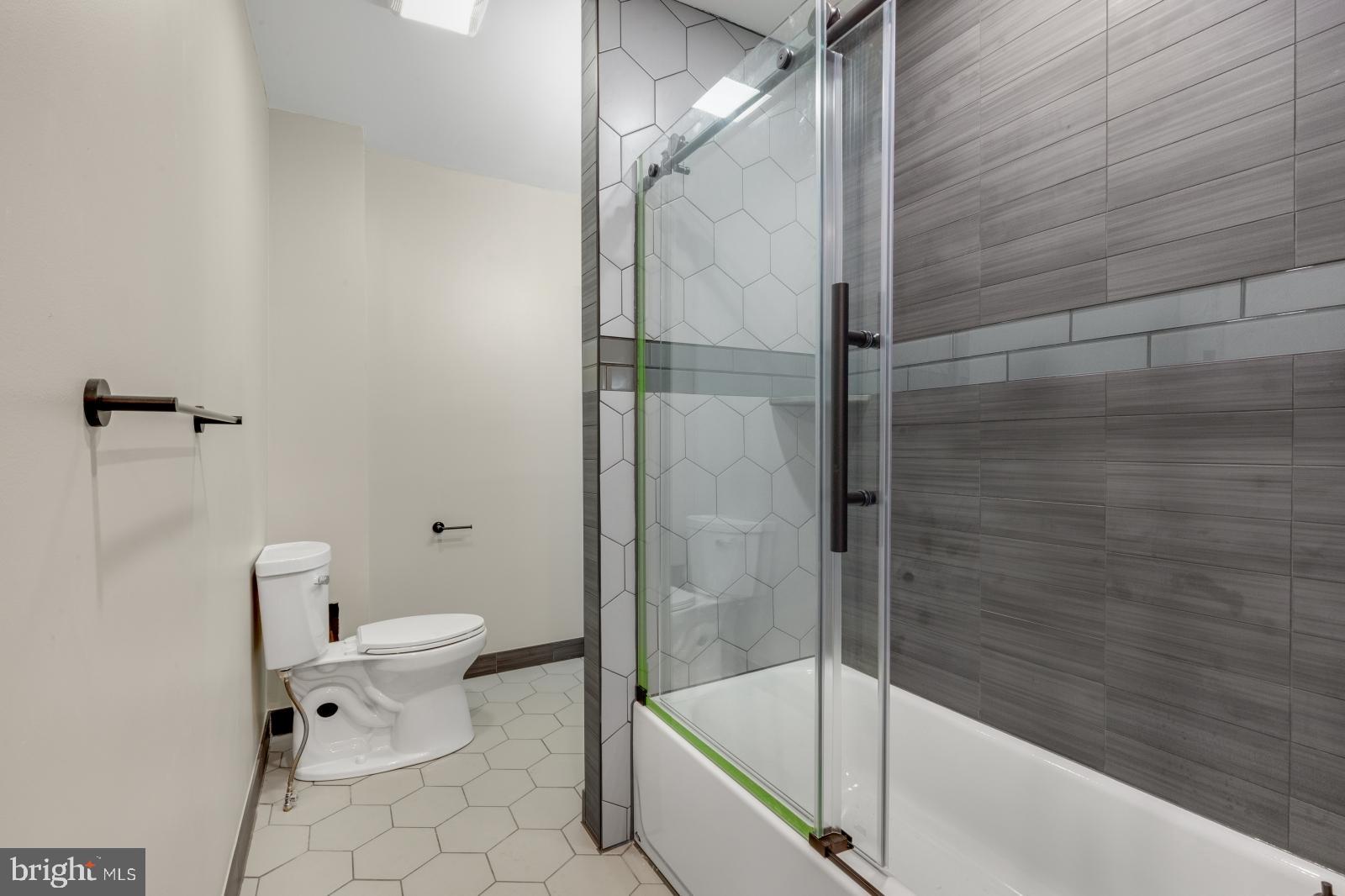 KENSINGTON - Residential Lease