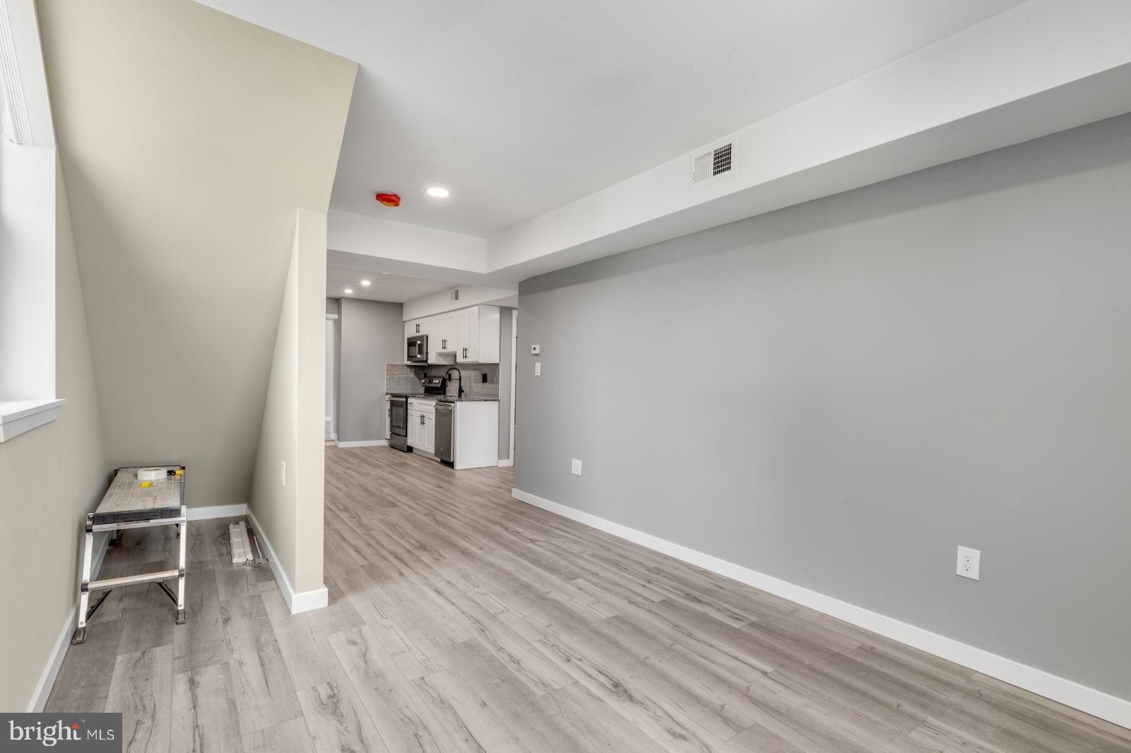 KENSINGTON - Residential Lease