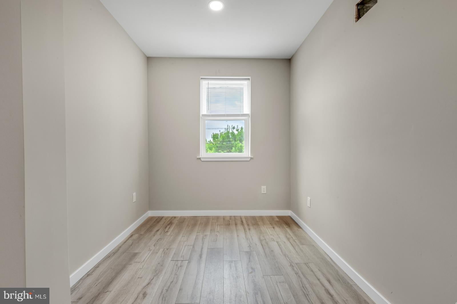 KENSINGTON - Residential Lease