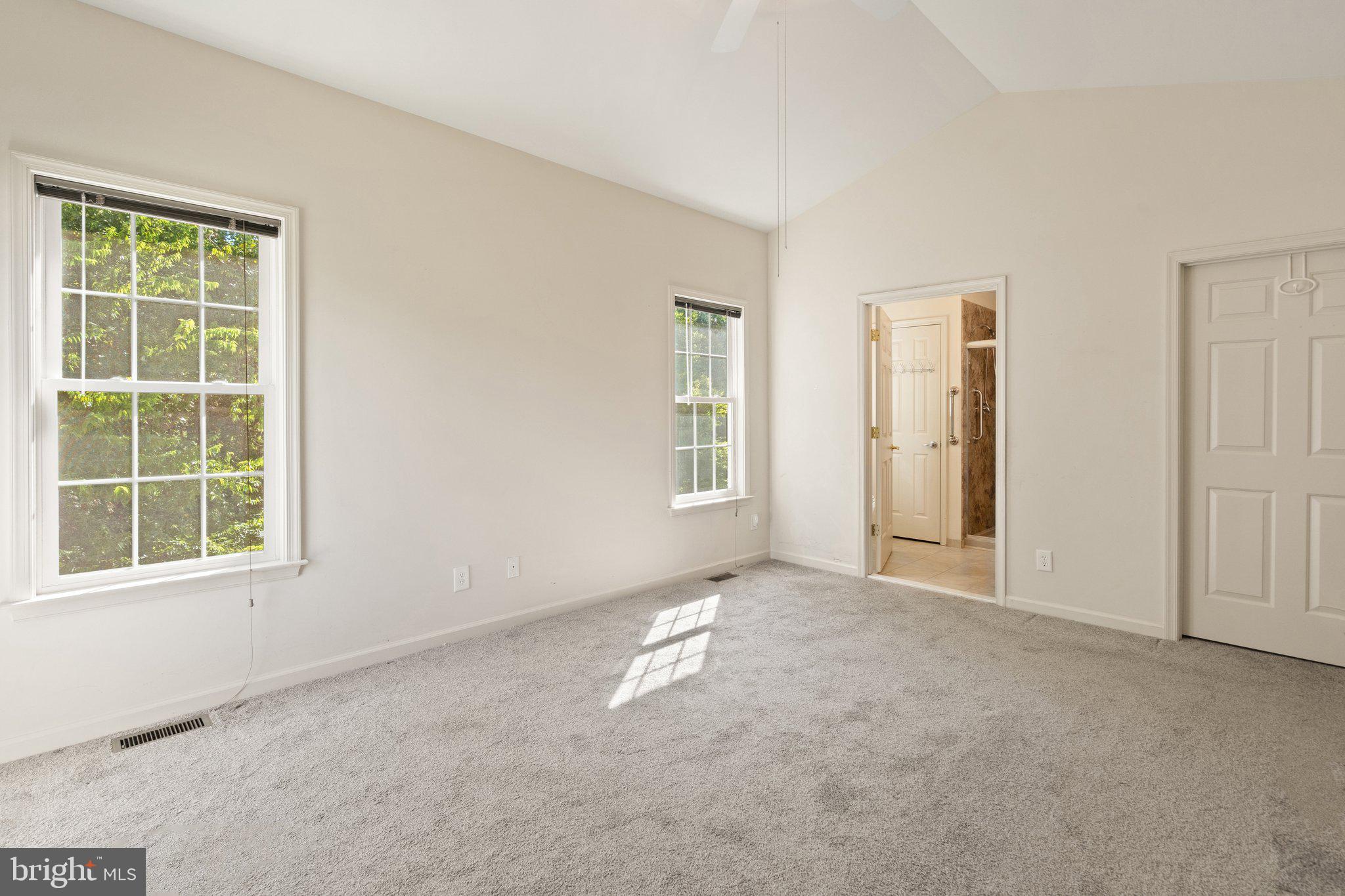 KINGS MANOR - Residential