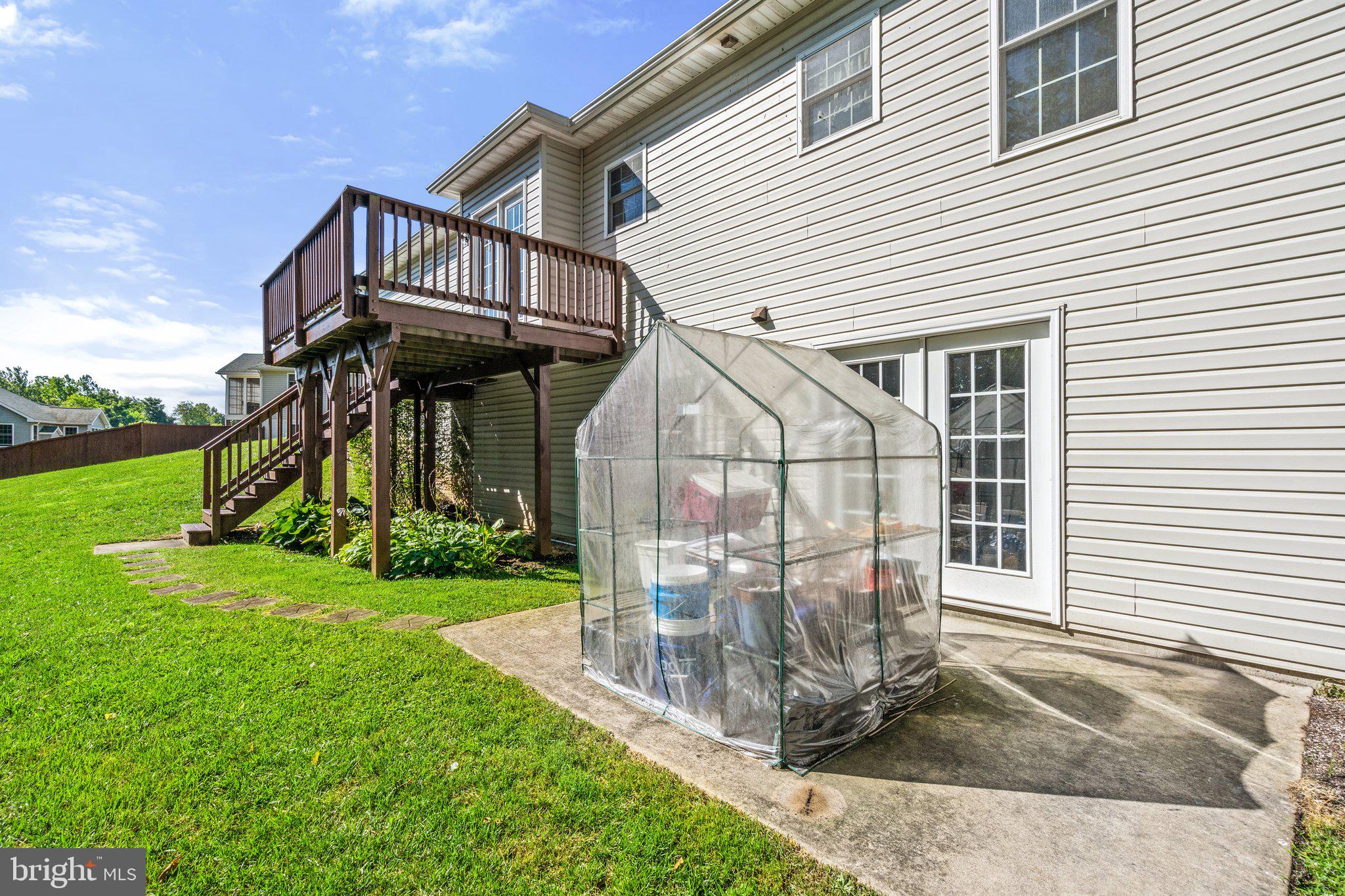 KINGS MANOR - Residential