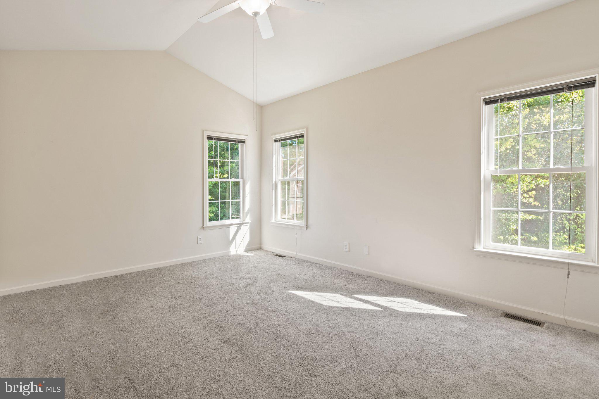 KINGS MANOR - Residential