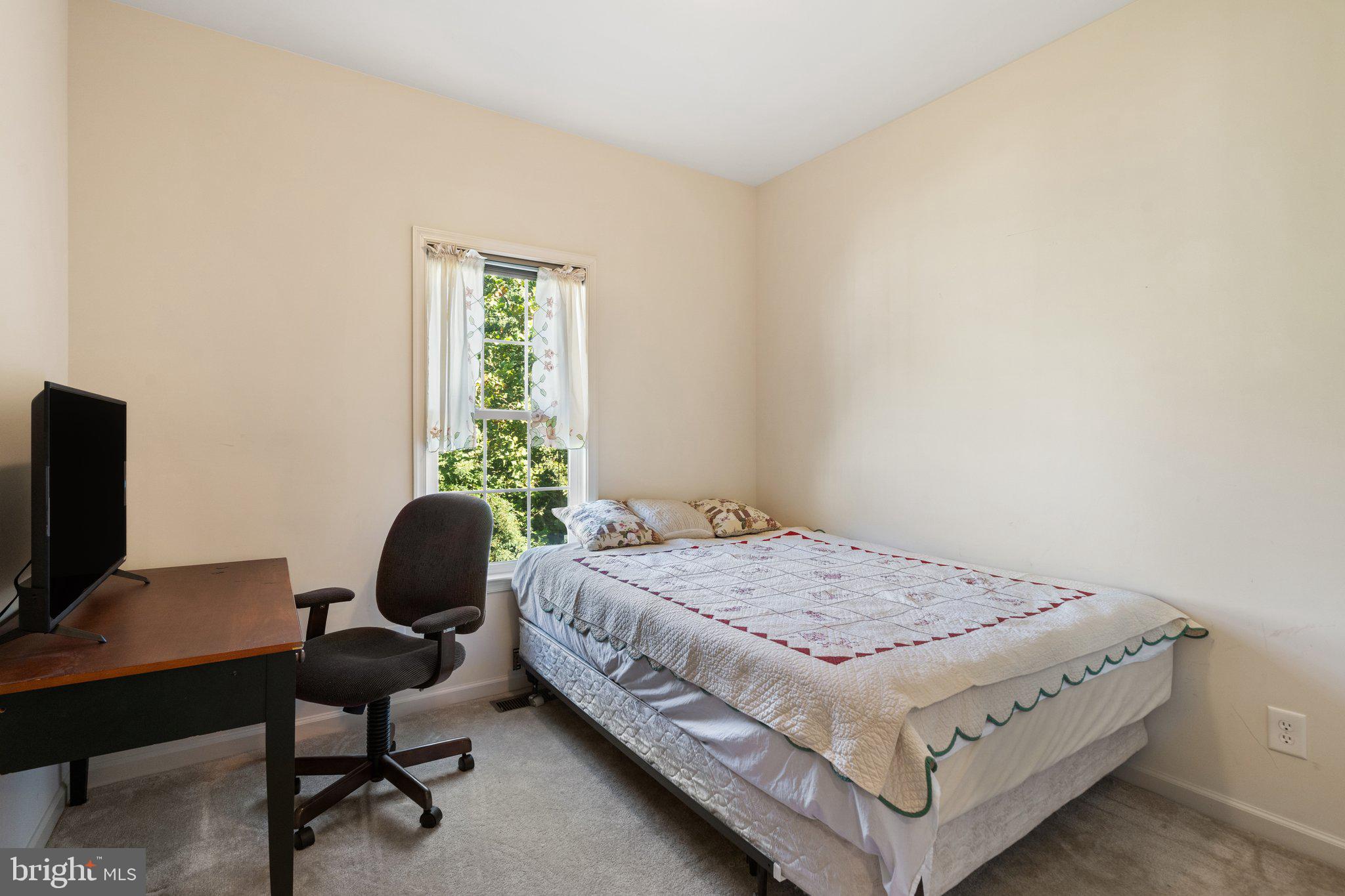 KINGS MANOR - Residential