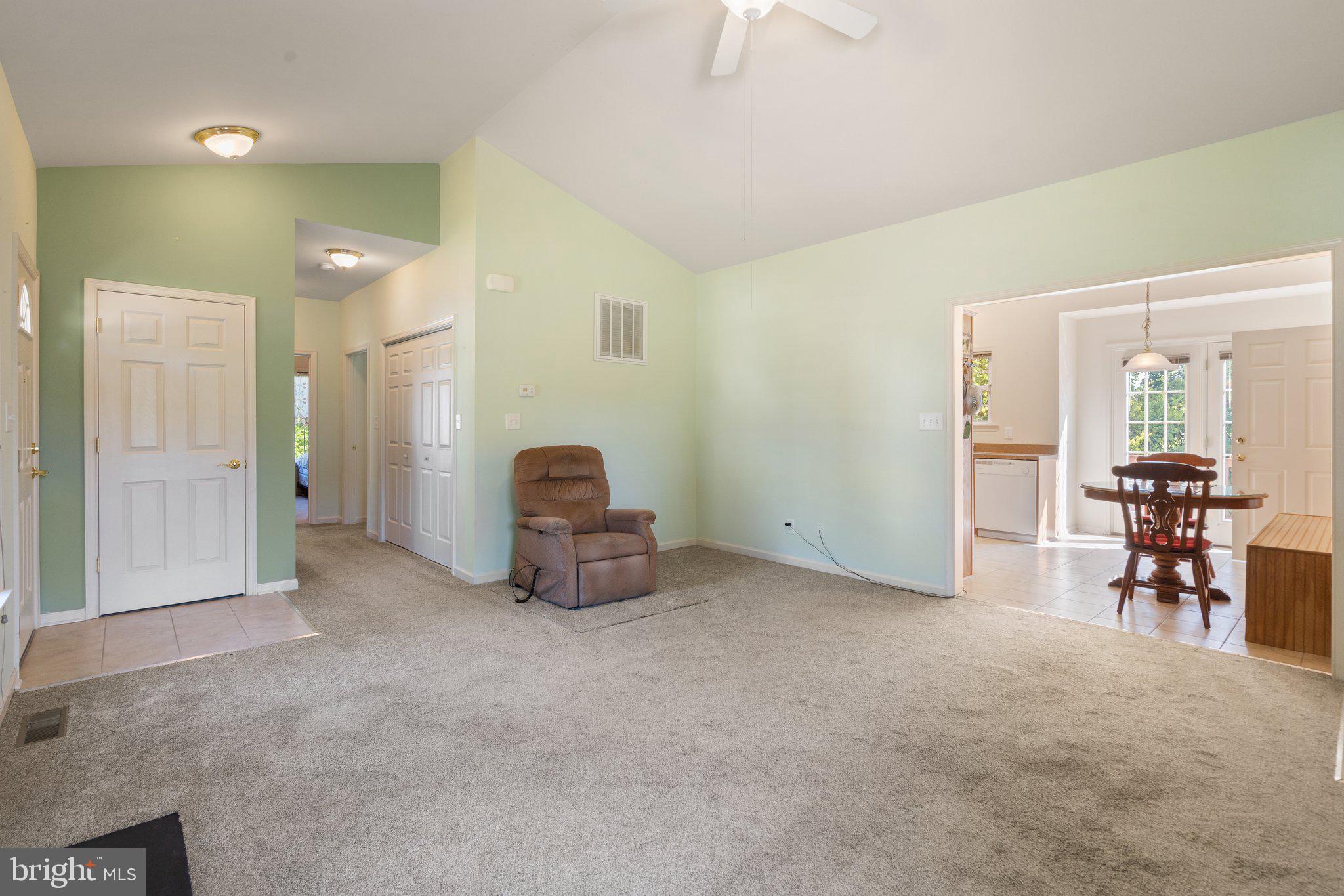 KINGS MANOR - Residential