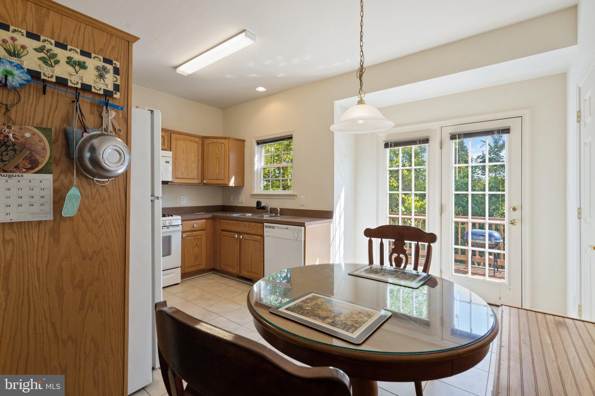 KINGS MANOR - Residential