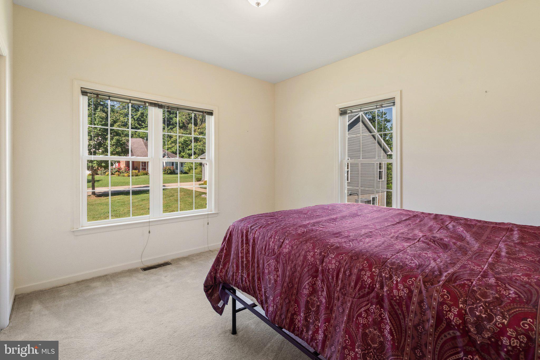 KINGS MANOR - Residential