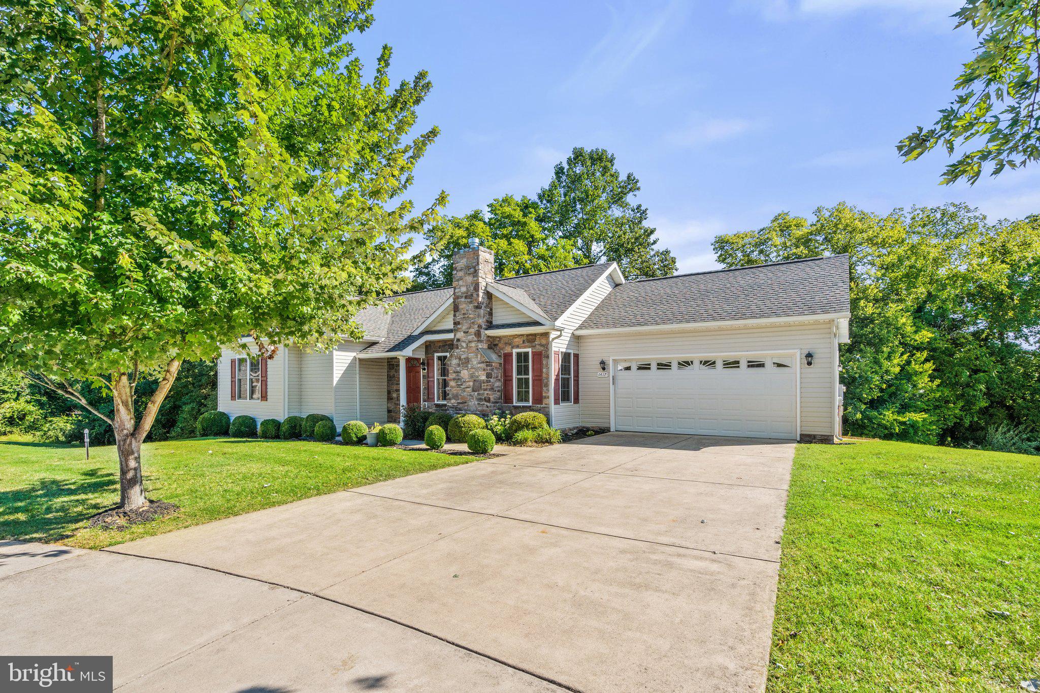 KINGS MANOR - Residential