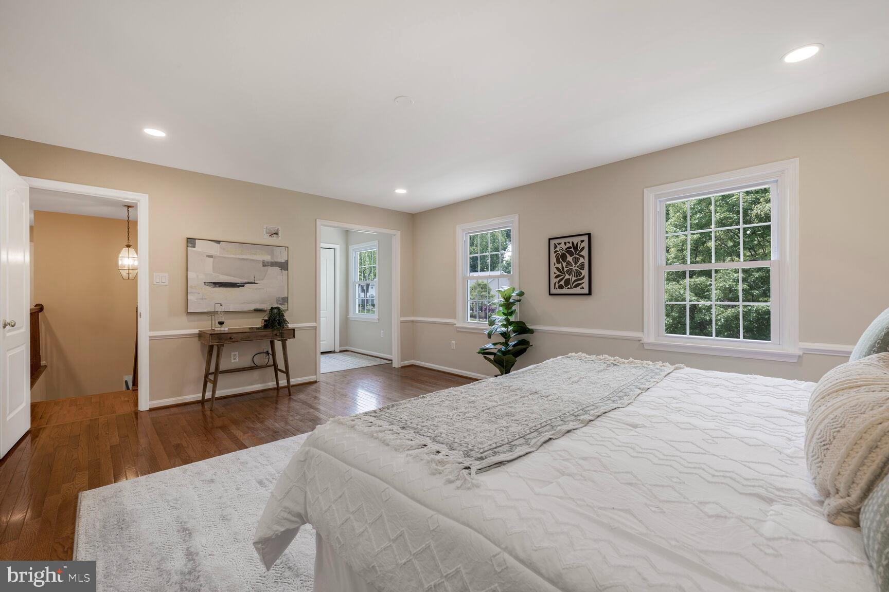 QUINCE ORCHARD MANOR - Residential