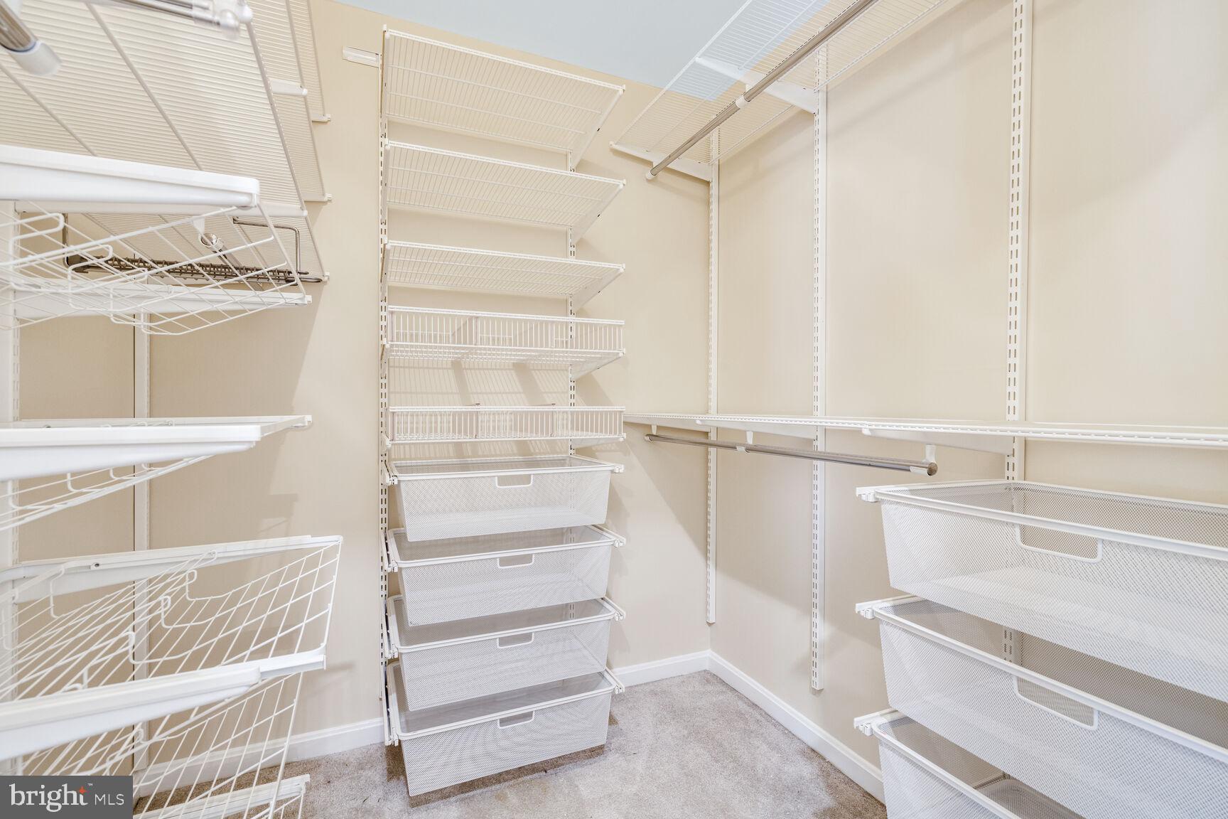 QUINCE ORCHARD MANOR - Residential