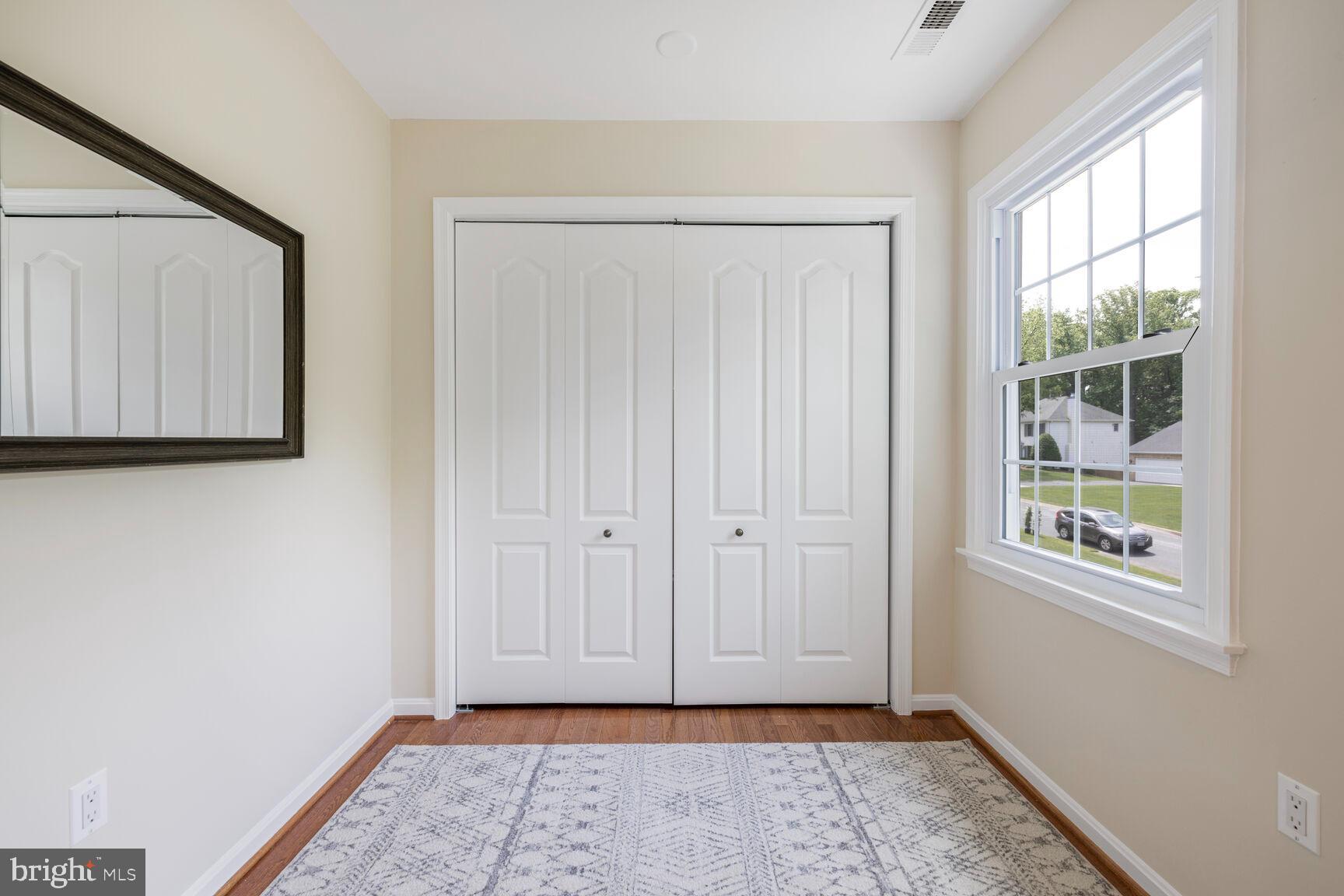 QUINCE ORCHARD MANOR - Residential