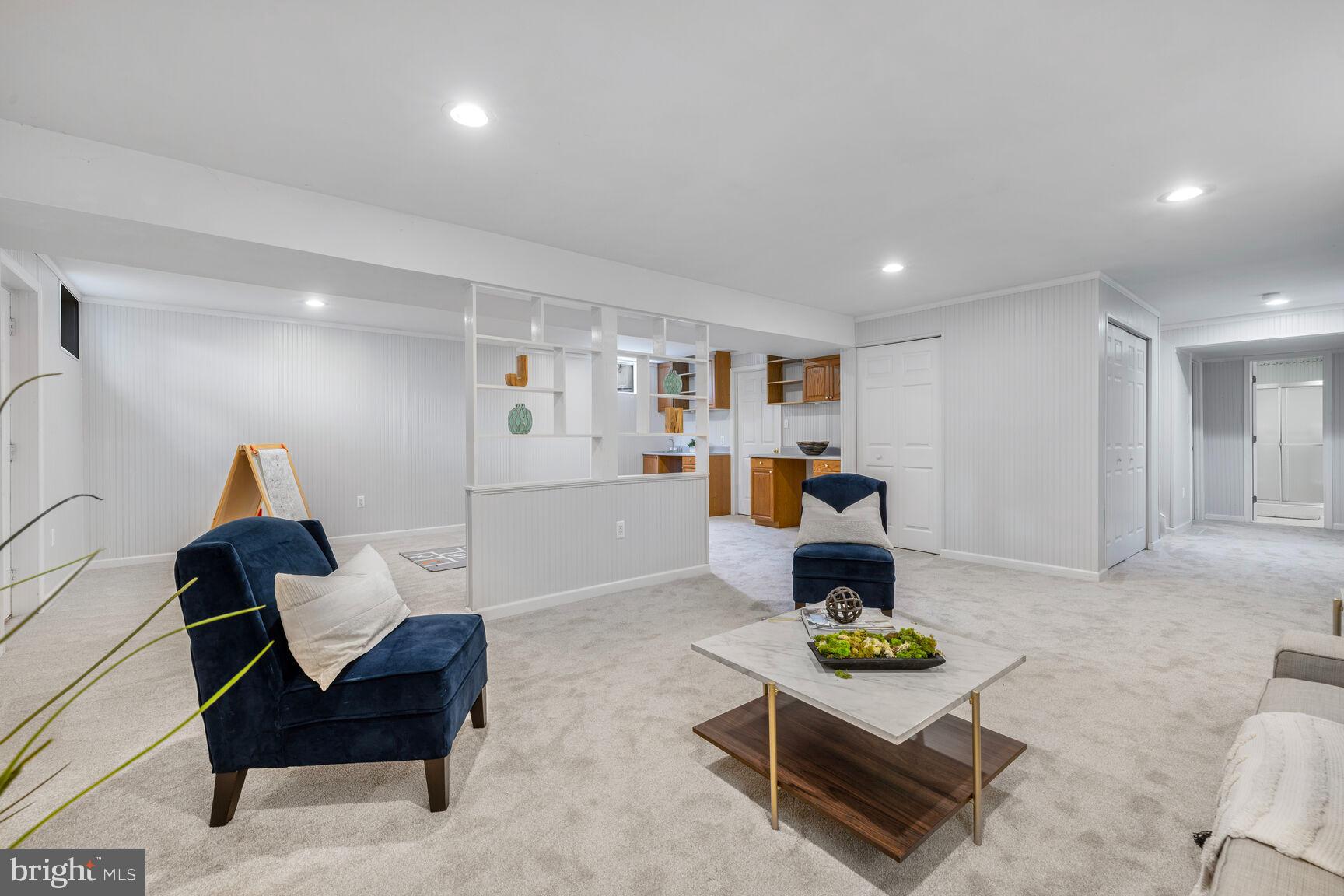 QUINCE ORCHARD MANOR - Residential