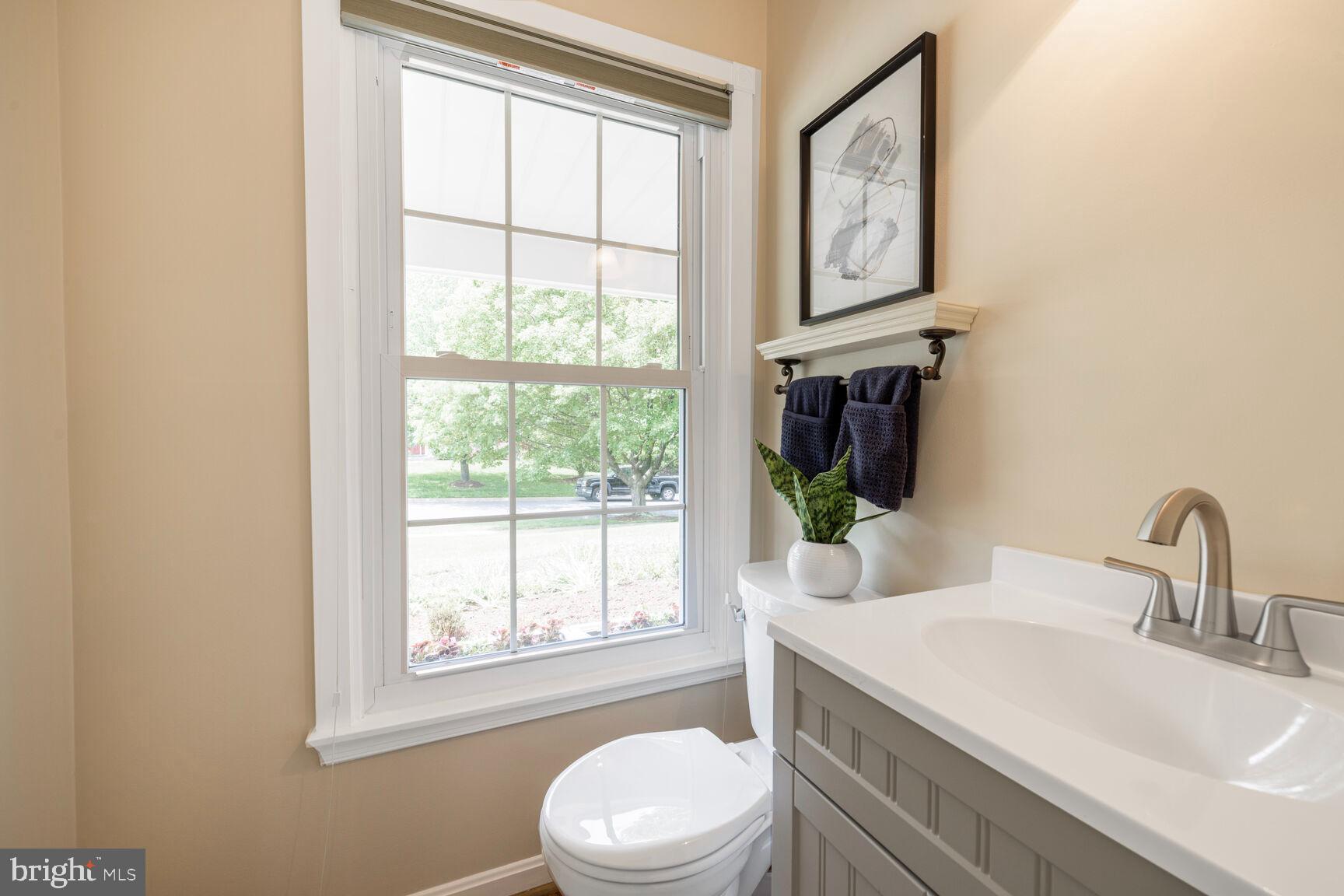 QUINCE ORCHARD MANOR - Residential