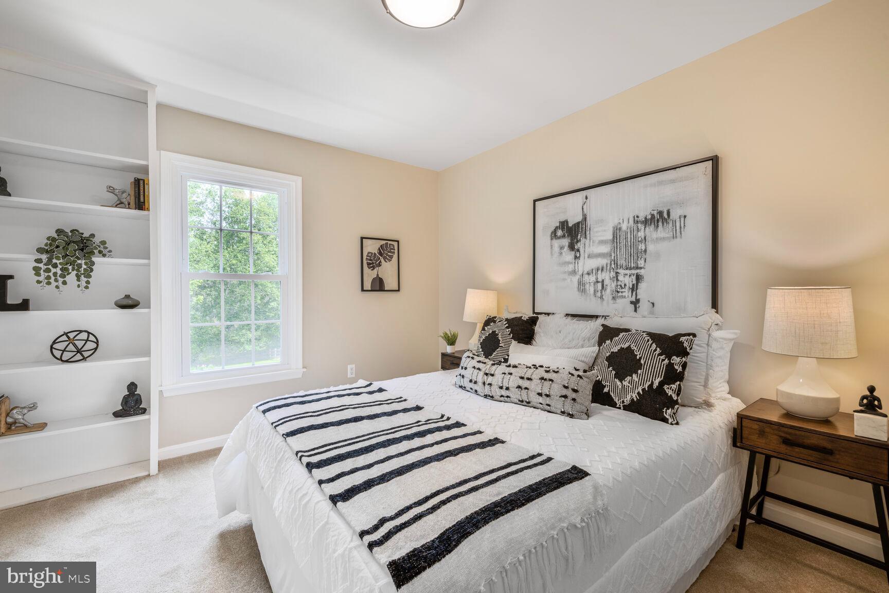 QUINCE ORCHARD MANOR - Residential