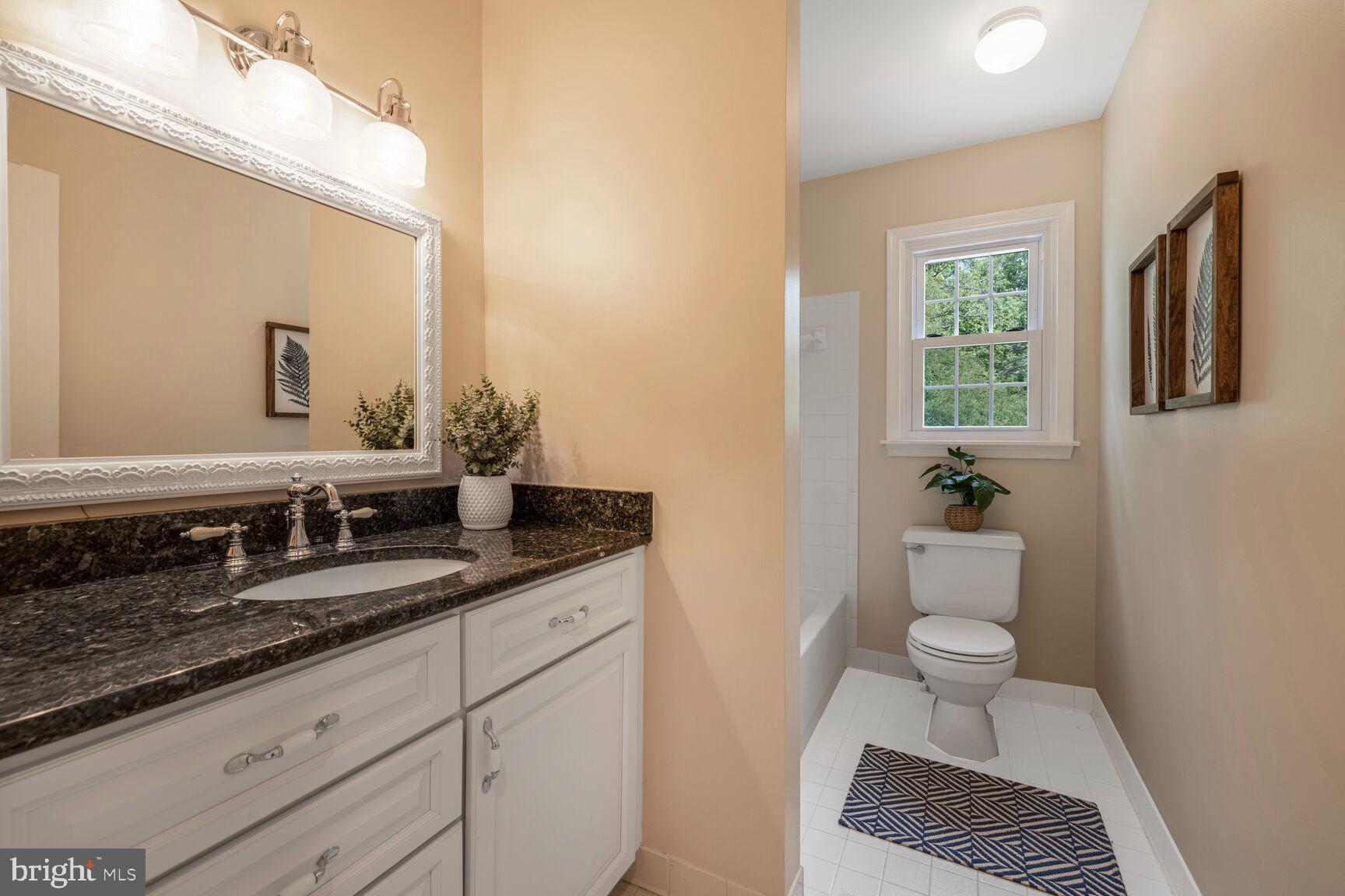 QUINCE ORCHARD MANOR - Residential