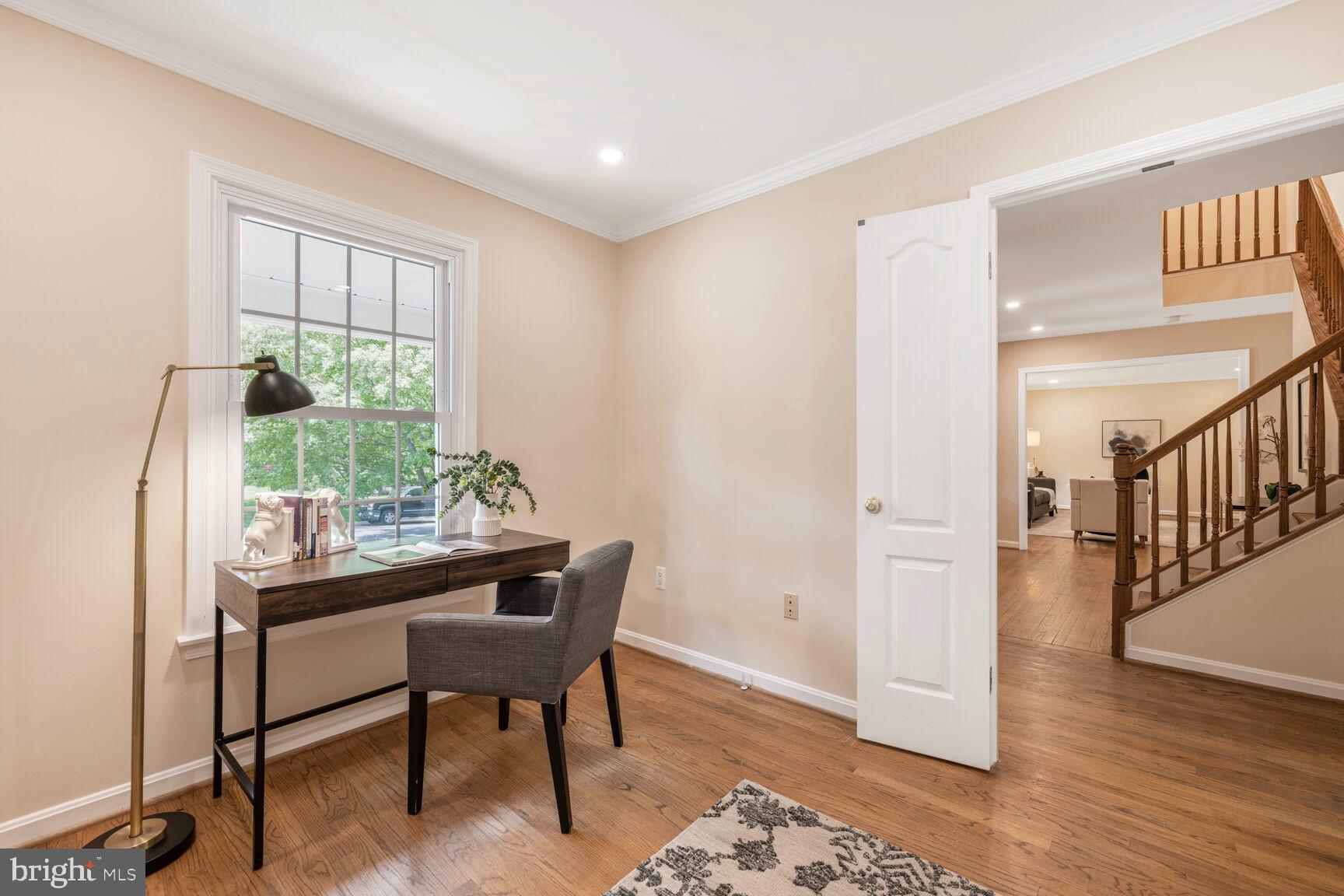 QUINCE ORCHARD MANOR - Residential