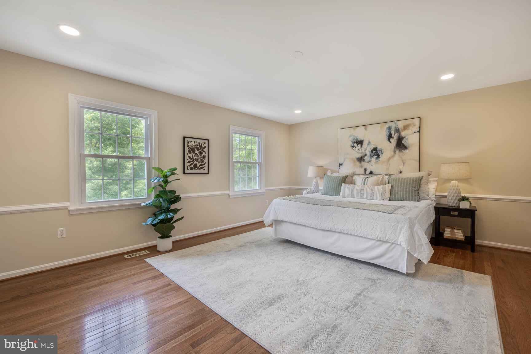 QUINCE ORCHARD MANOR - Residential