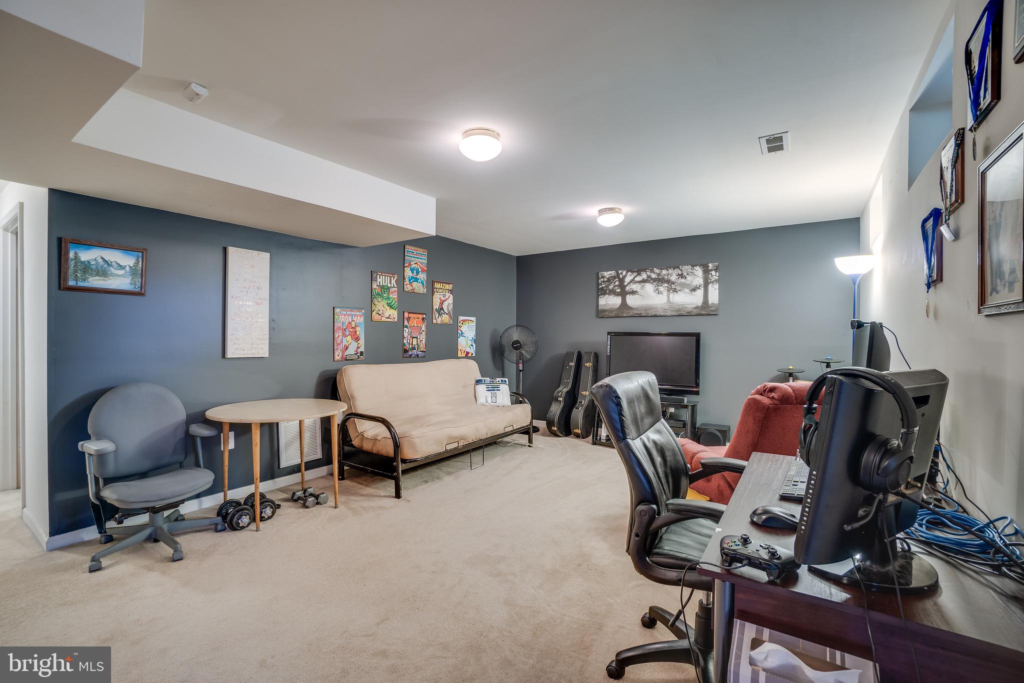 STAFFORD OAKS - Residential