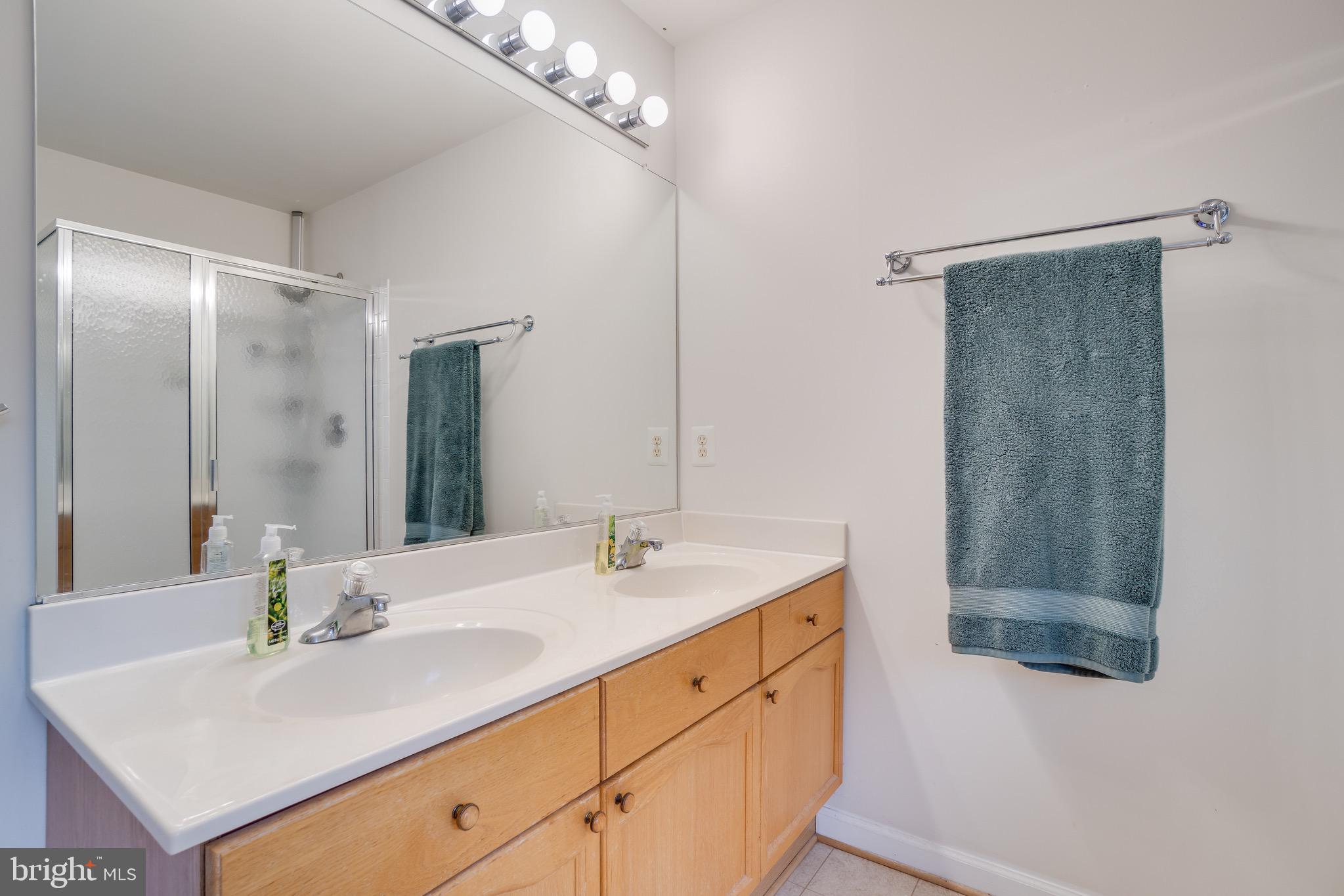 STAFFORD OAKS - Residential