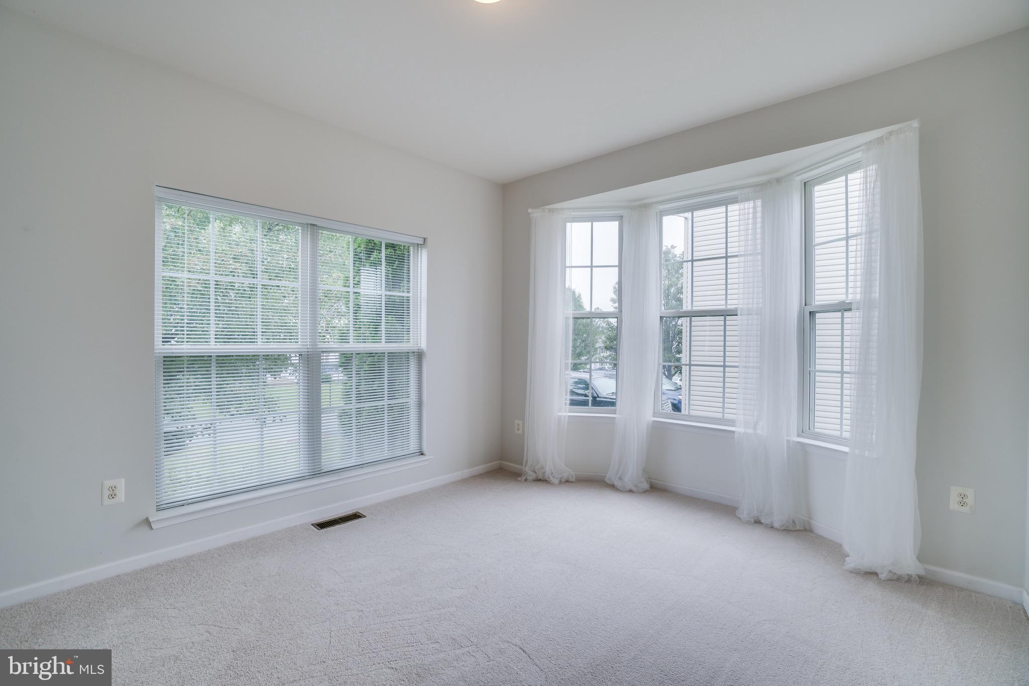 STAFFORD OAKS - Residential