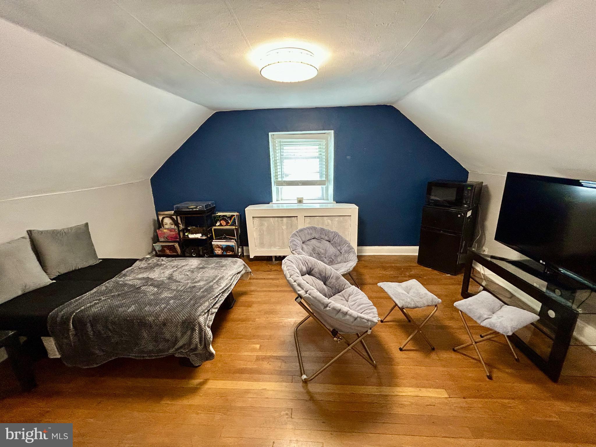 ARONIMINK ESTATES - Residential