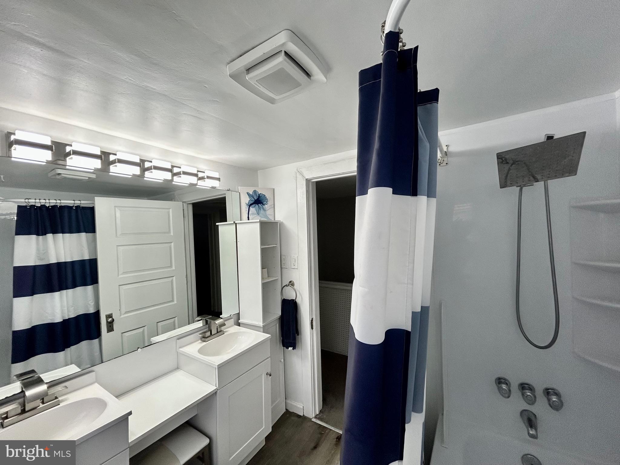 ARONIMINK ESTATES - Residential