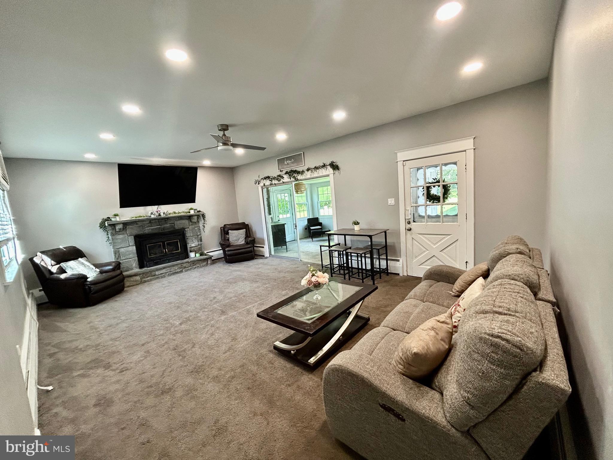 ARONIMINK ESTATES - Residential
