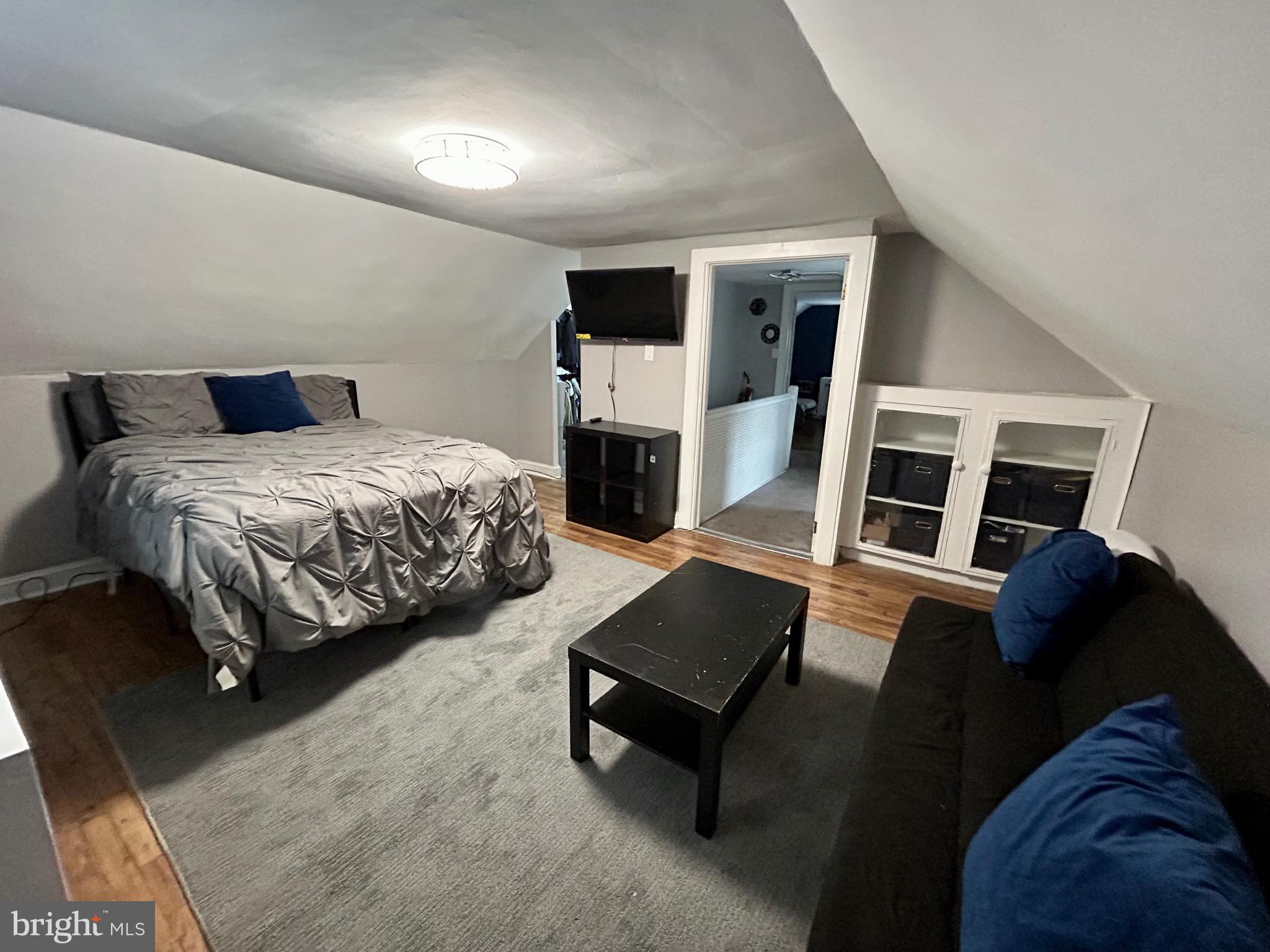 ARONIMINK ESTATES - Residential