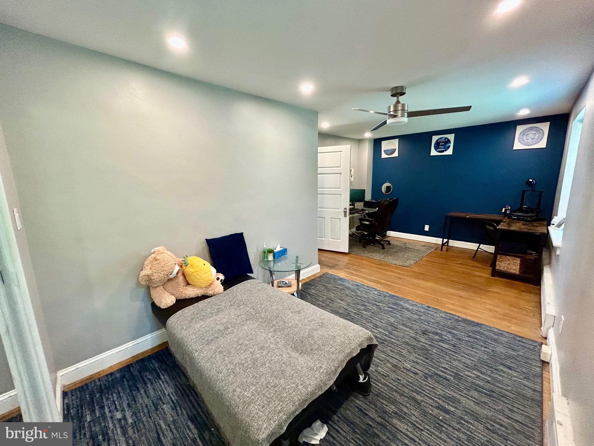 ARONIMINK ESTATES - Residential