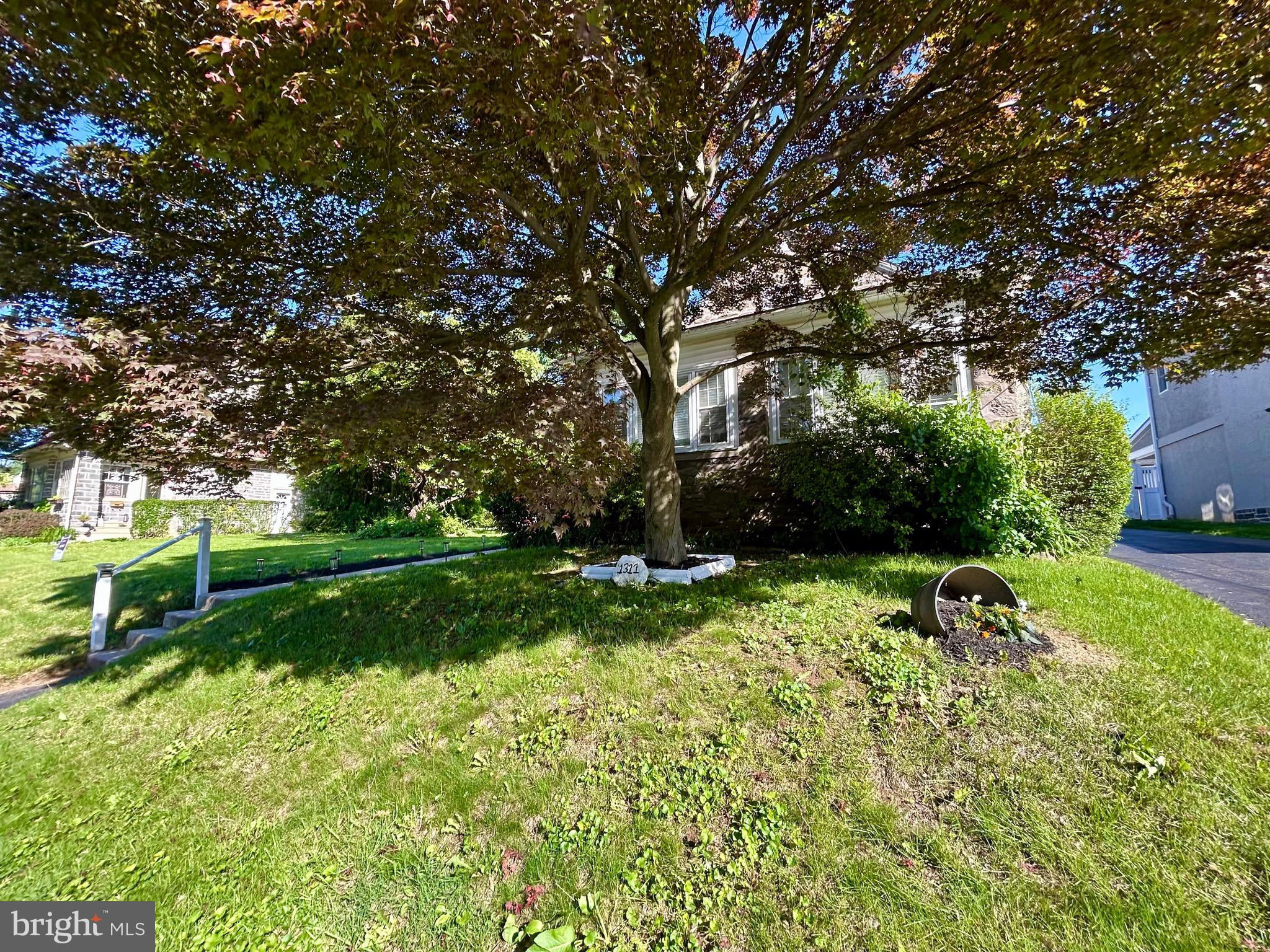 ARONIMINK ESTATES - Residential
