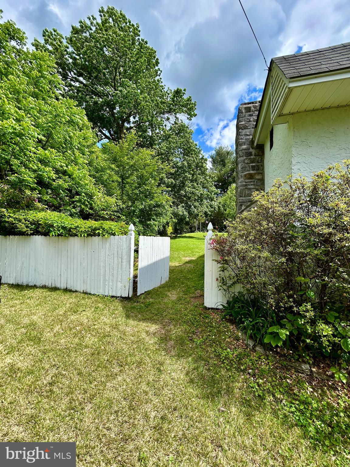 ARONIMINK ESTATES - Residential