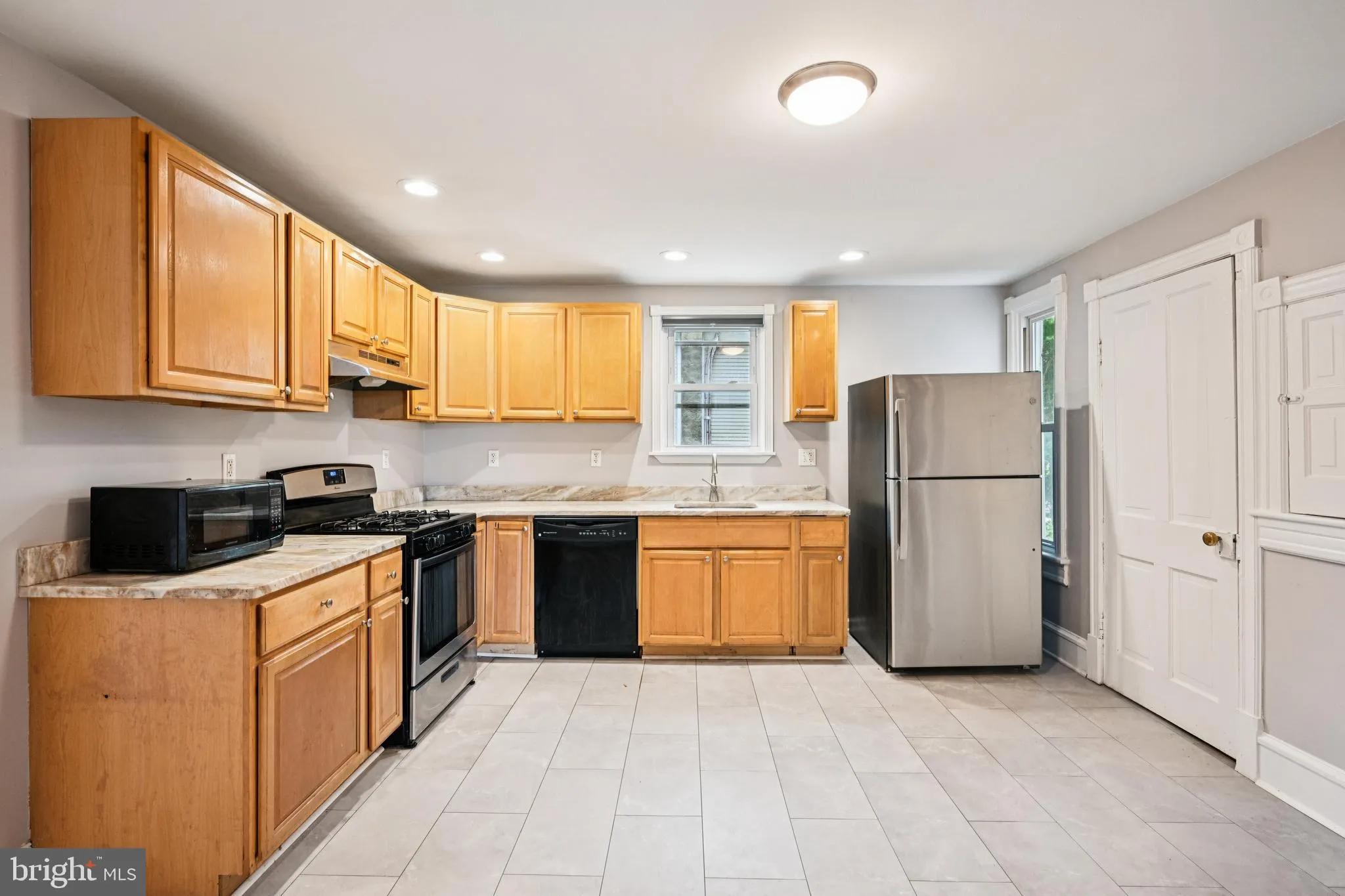 Glassboro, New Jersey 08028, United States, 5 Bedrooms Bedrooms, ,2 BathroomsBathrooms,Residential,Active,150042