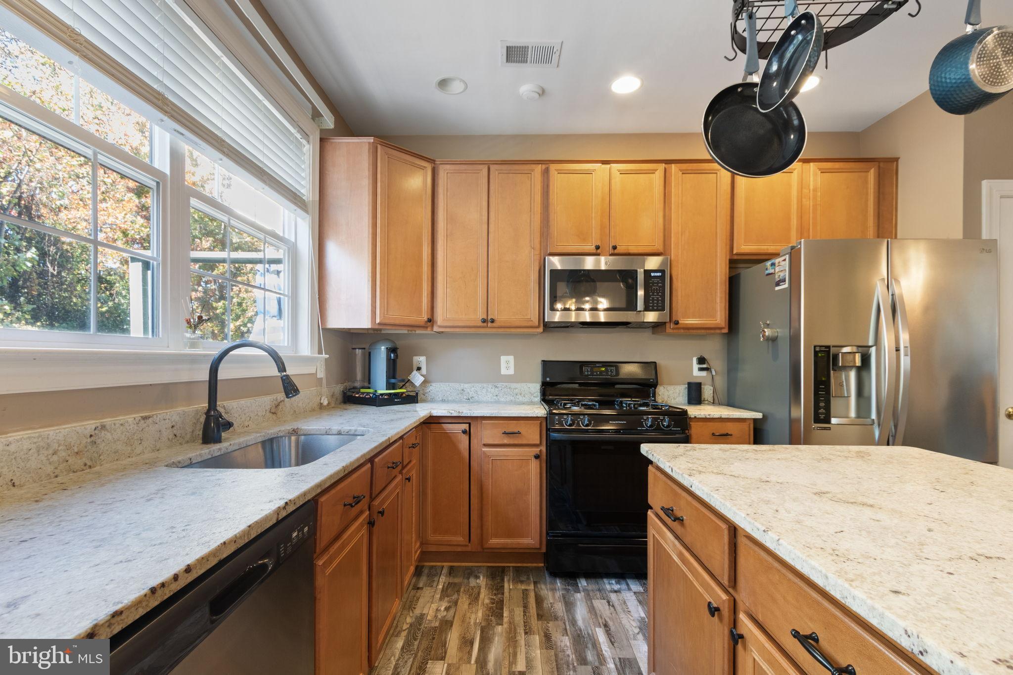 RIVERSIDE STATION - Residential