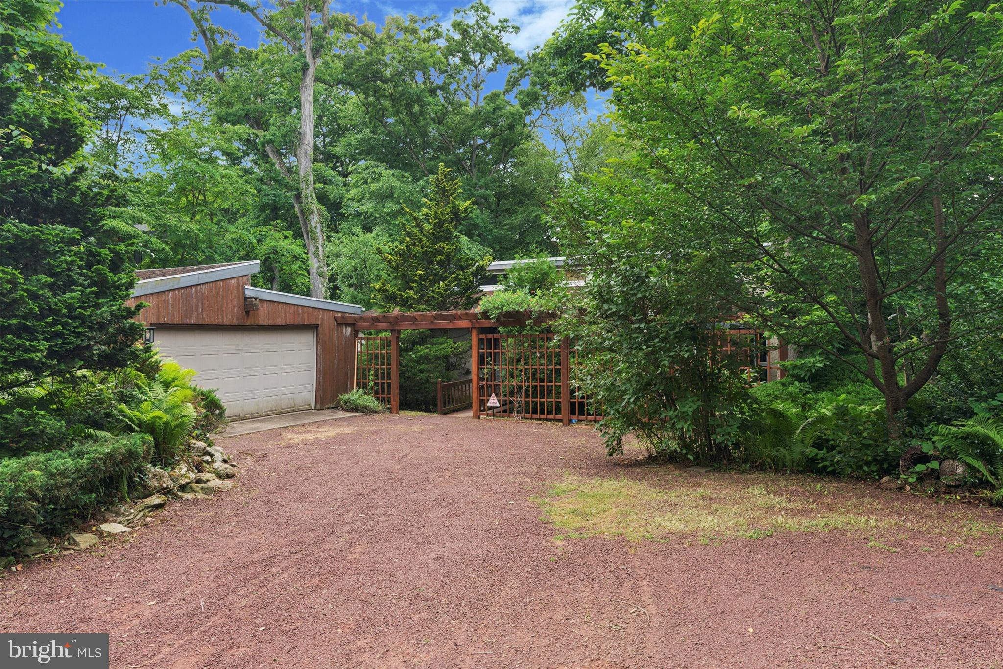 CHESTNUT HILL - Residential