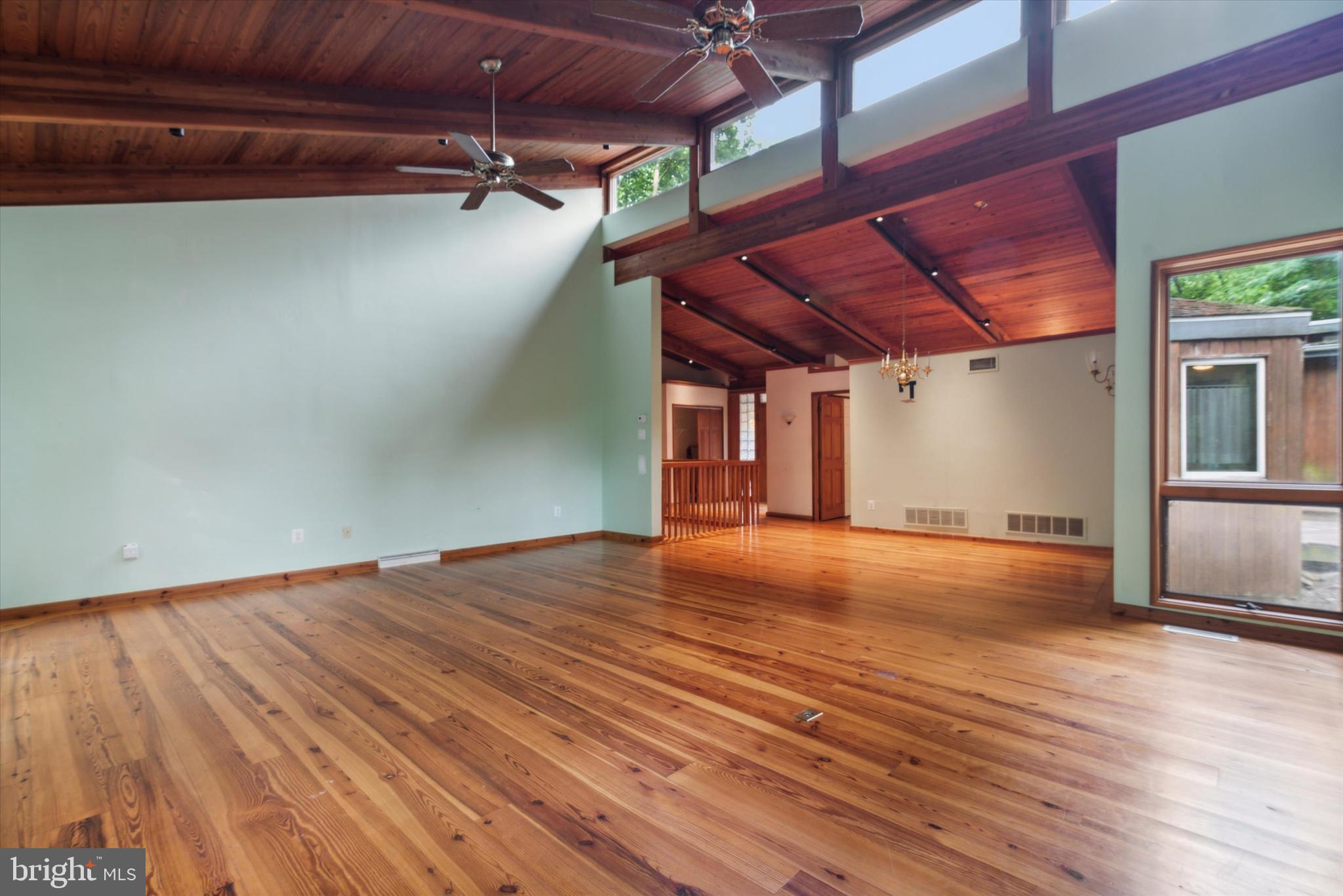 CHESTNUT HILL - Residential