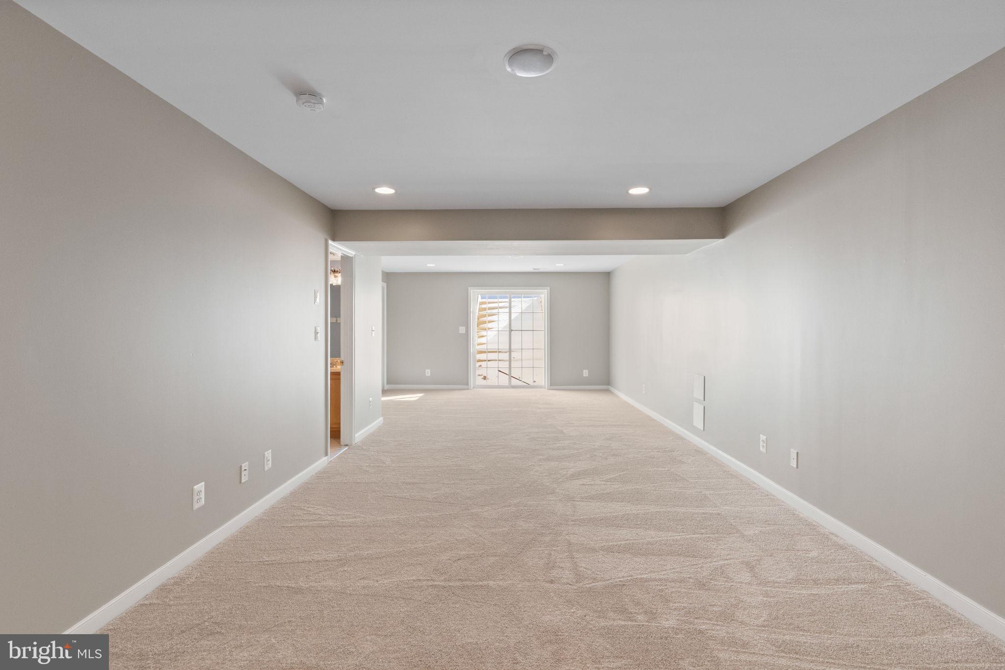 ROYAL OAKS - Residential