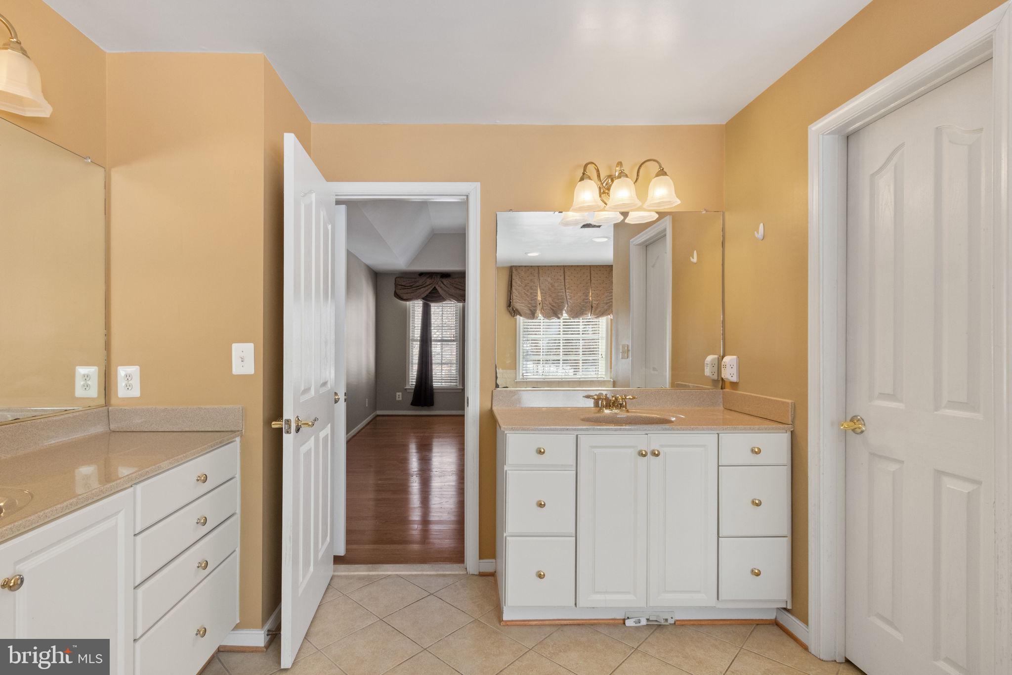 ROYAL OAKS - Residential