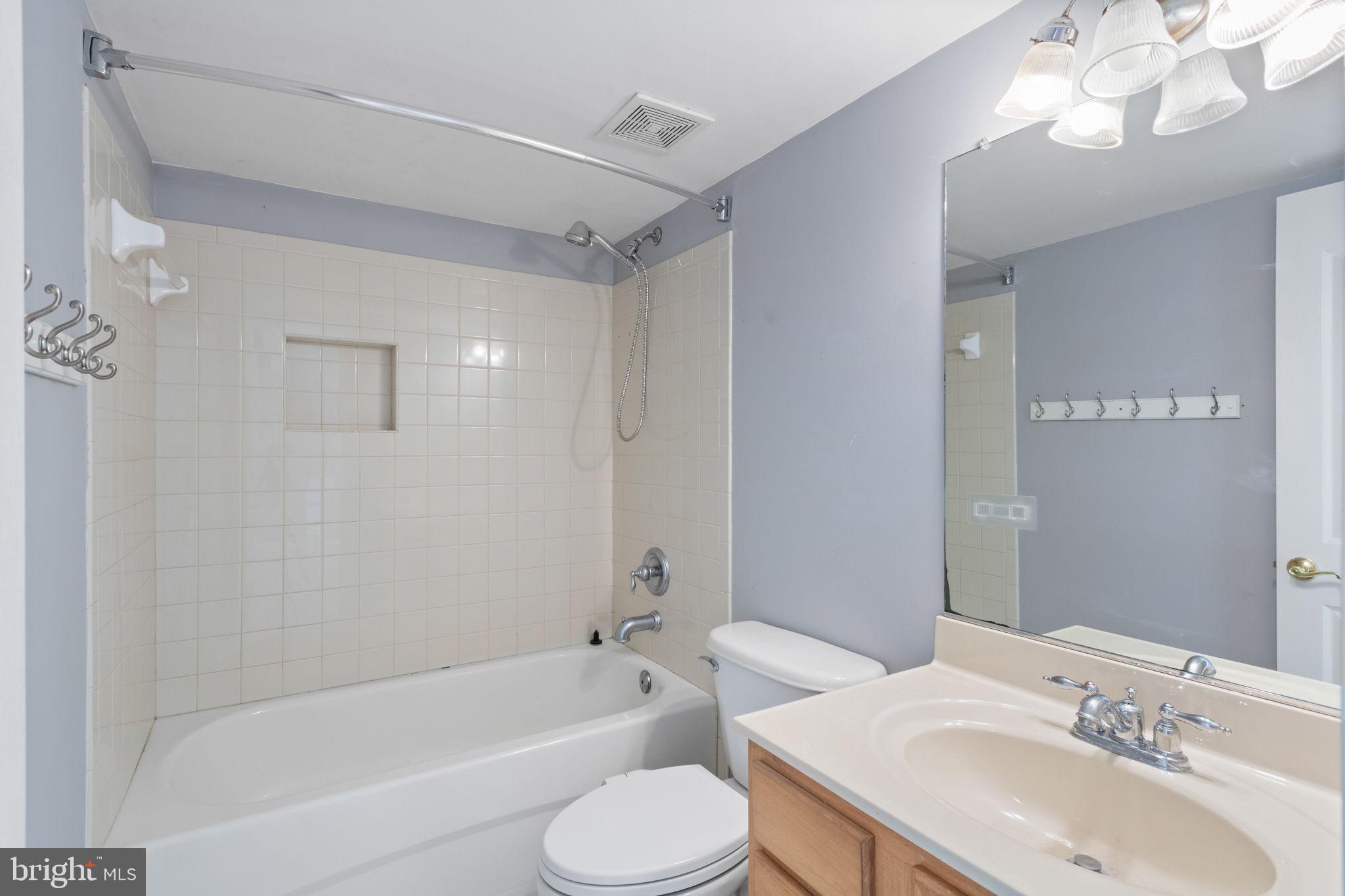 ROYAL OAKS - Residential