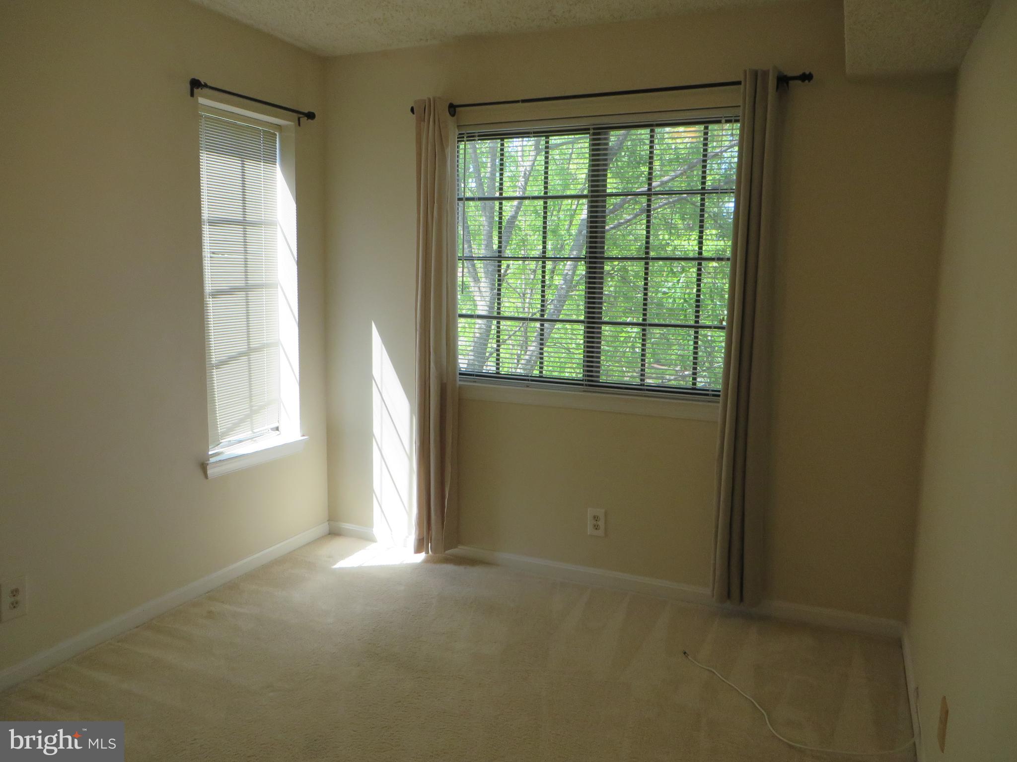 TIERS OF MANCHESTER LAKES - Residential Lease