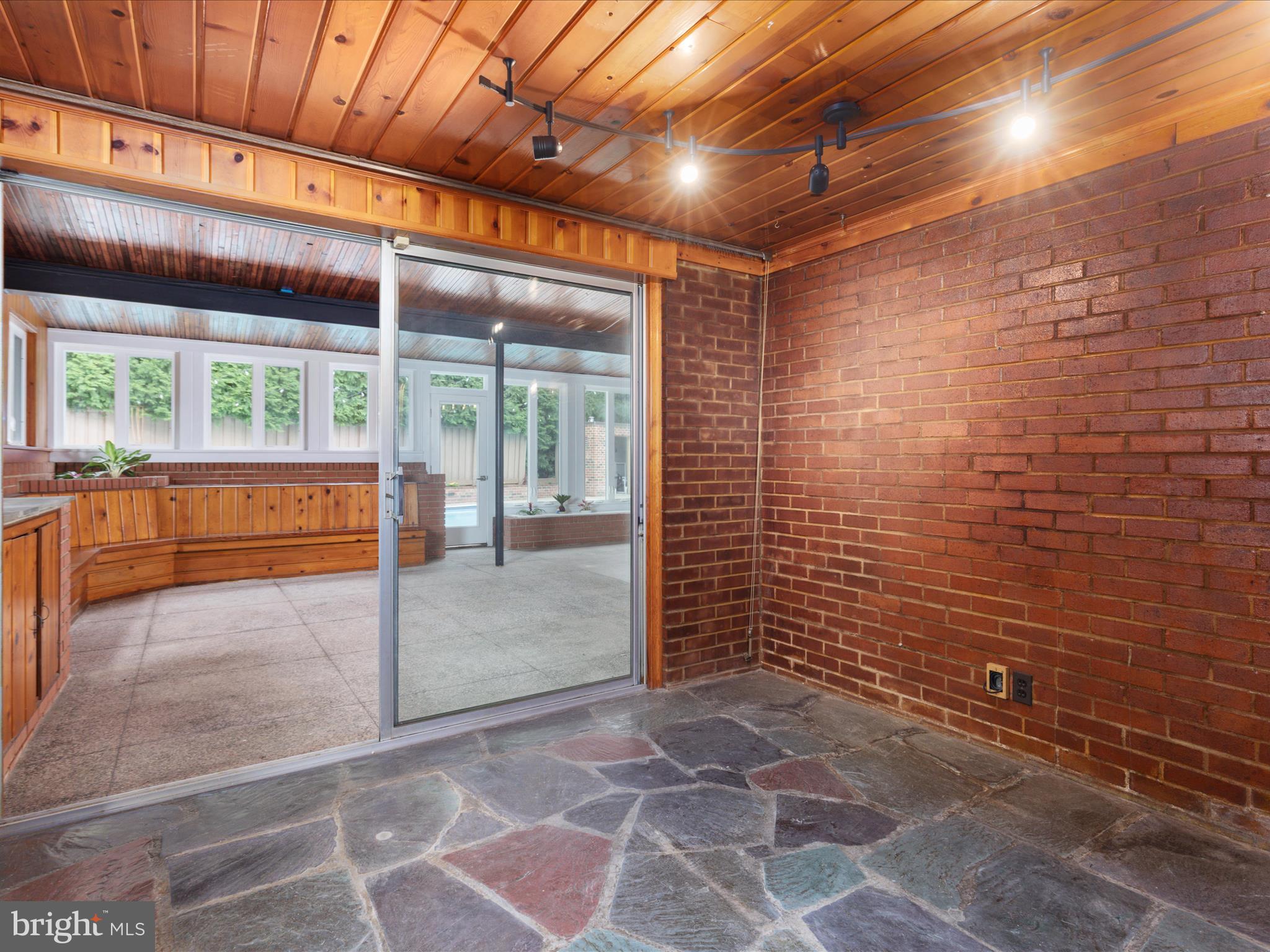 WESTGROVE - Residential Lease