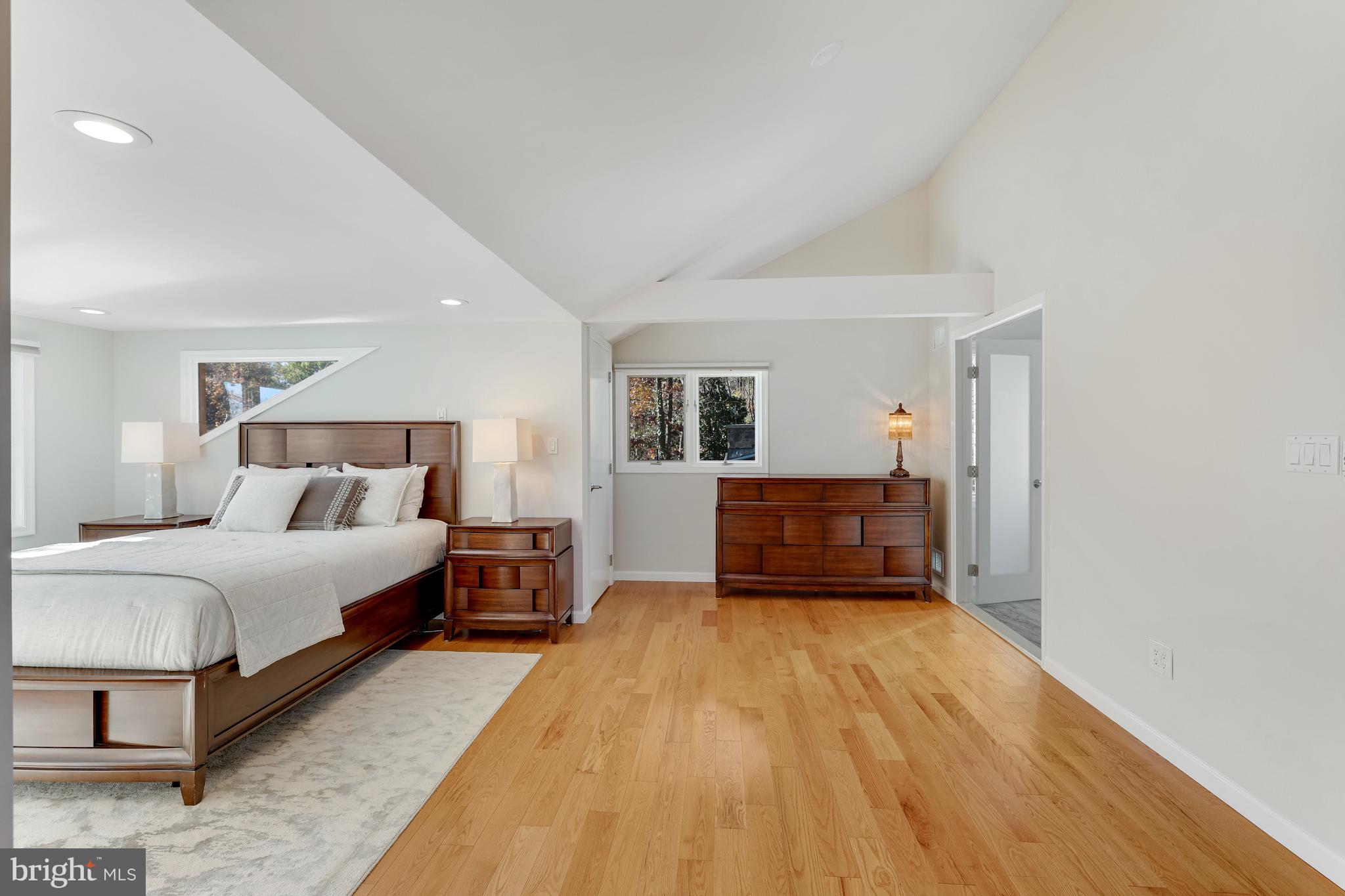 RESTON - Residential